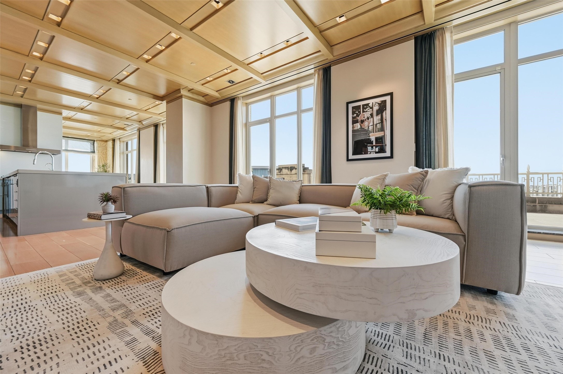 2555 N Pearl Street 2200