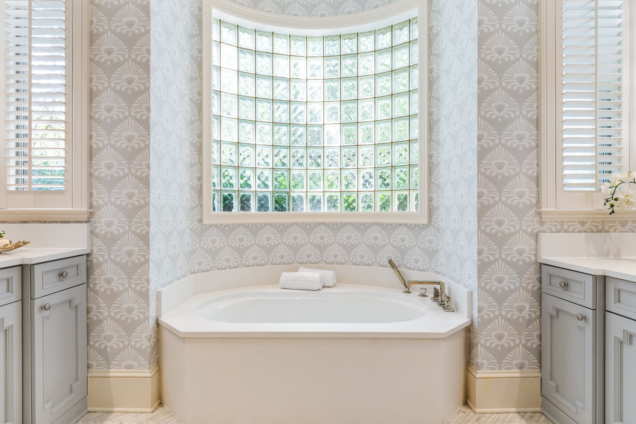 517 Round Hollow Lane