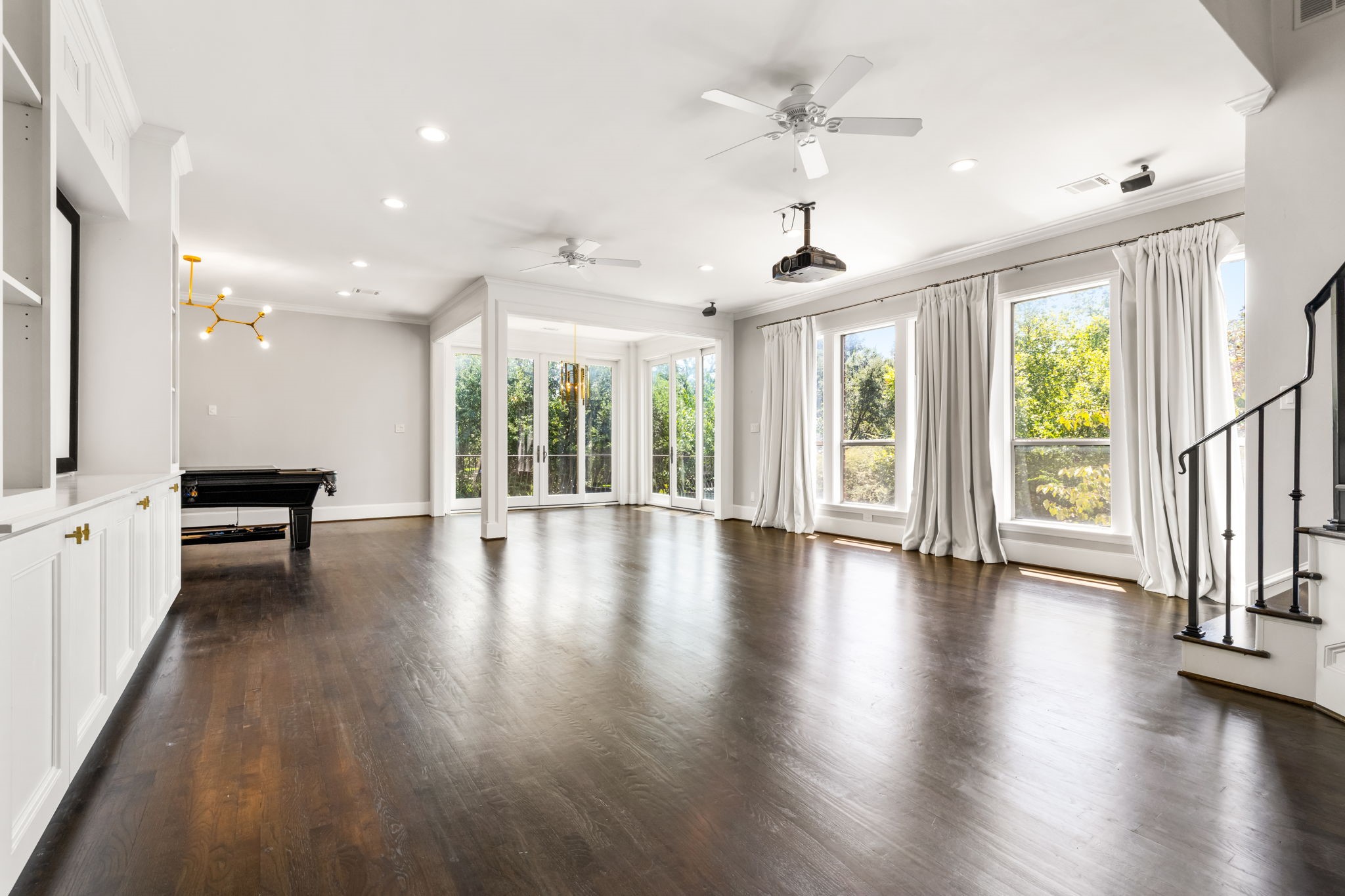 517 Round Hollow Lane