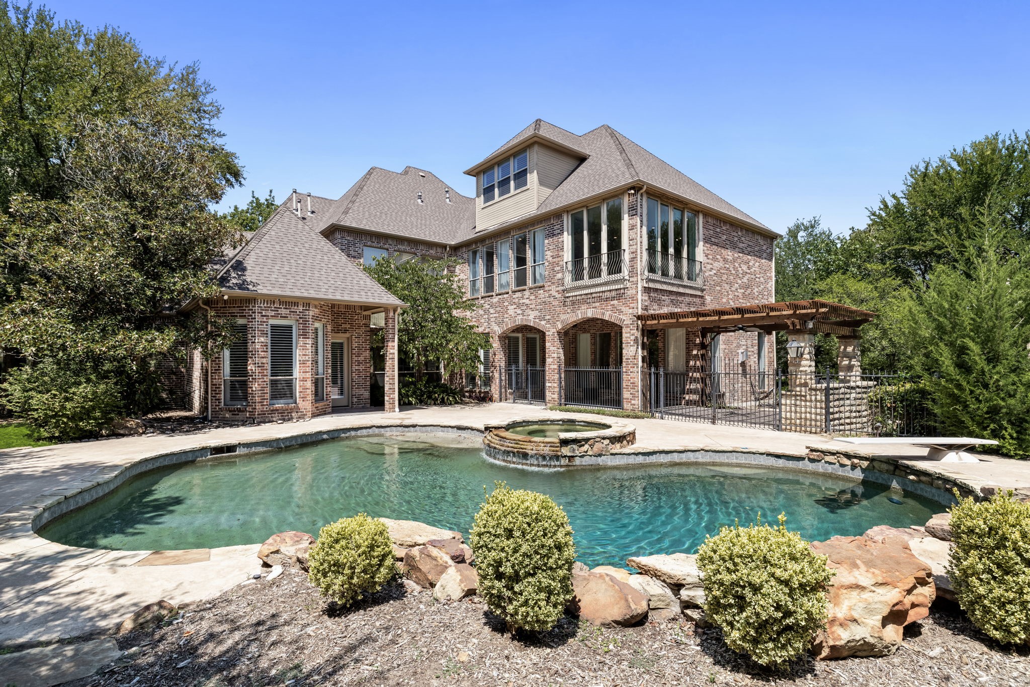 517 Round Hollow Lane