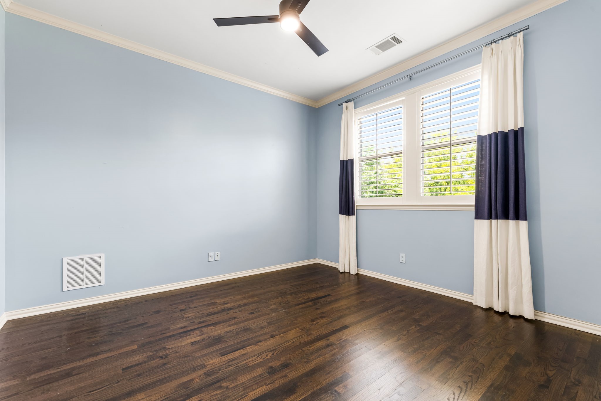 517 Round Hollow Lane