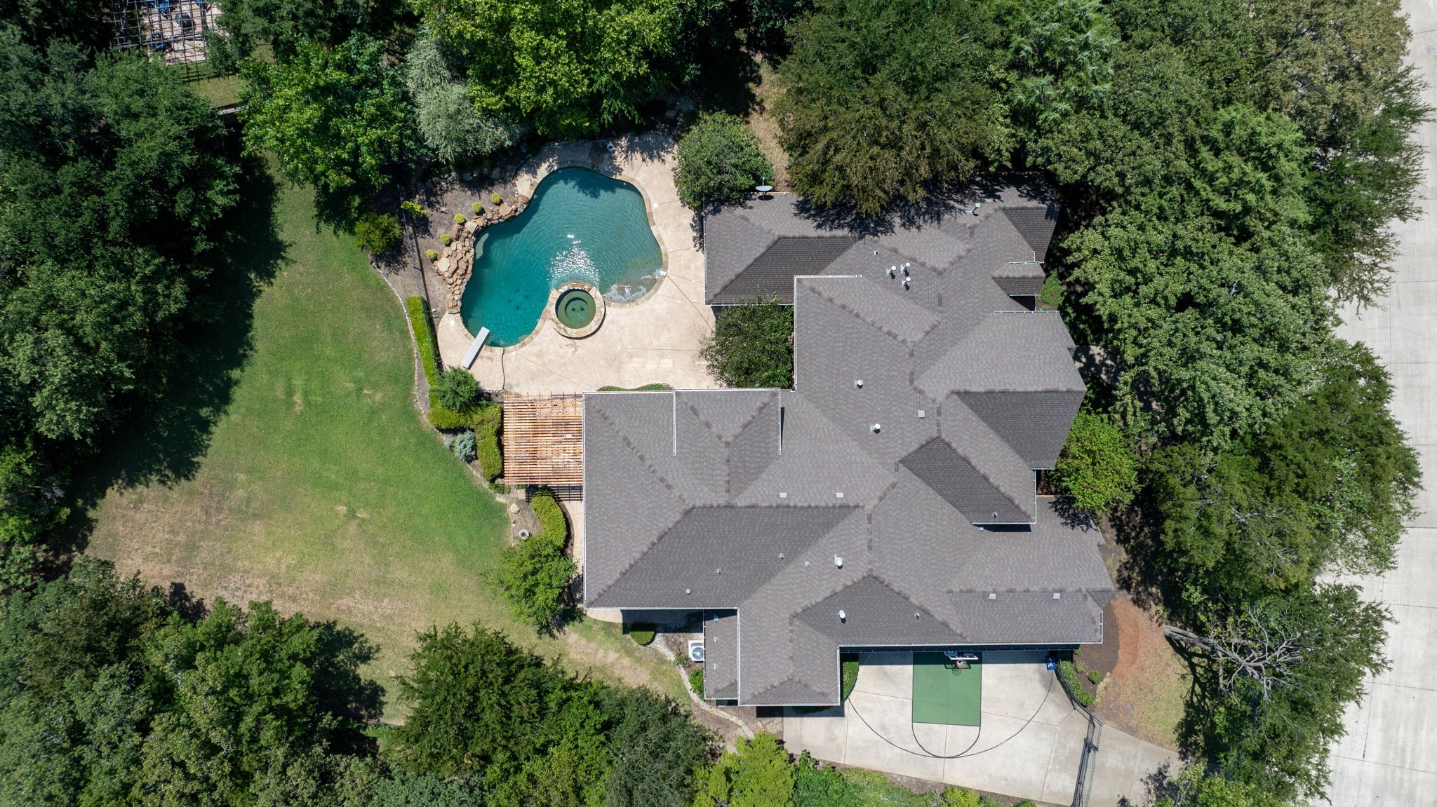 517 Round Hollow Lane