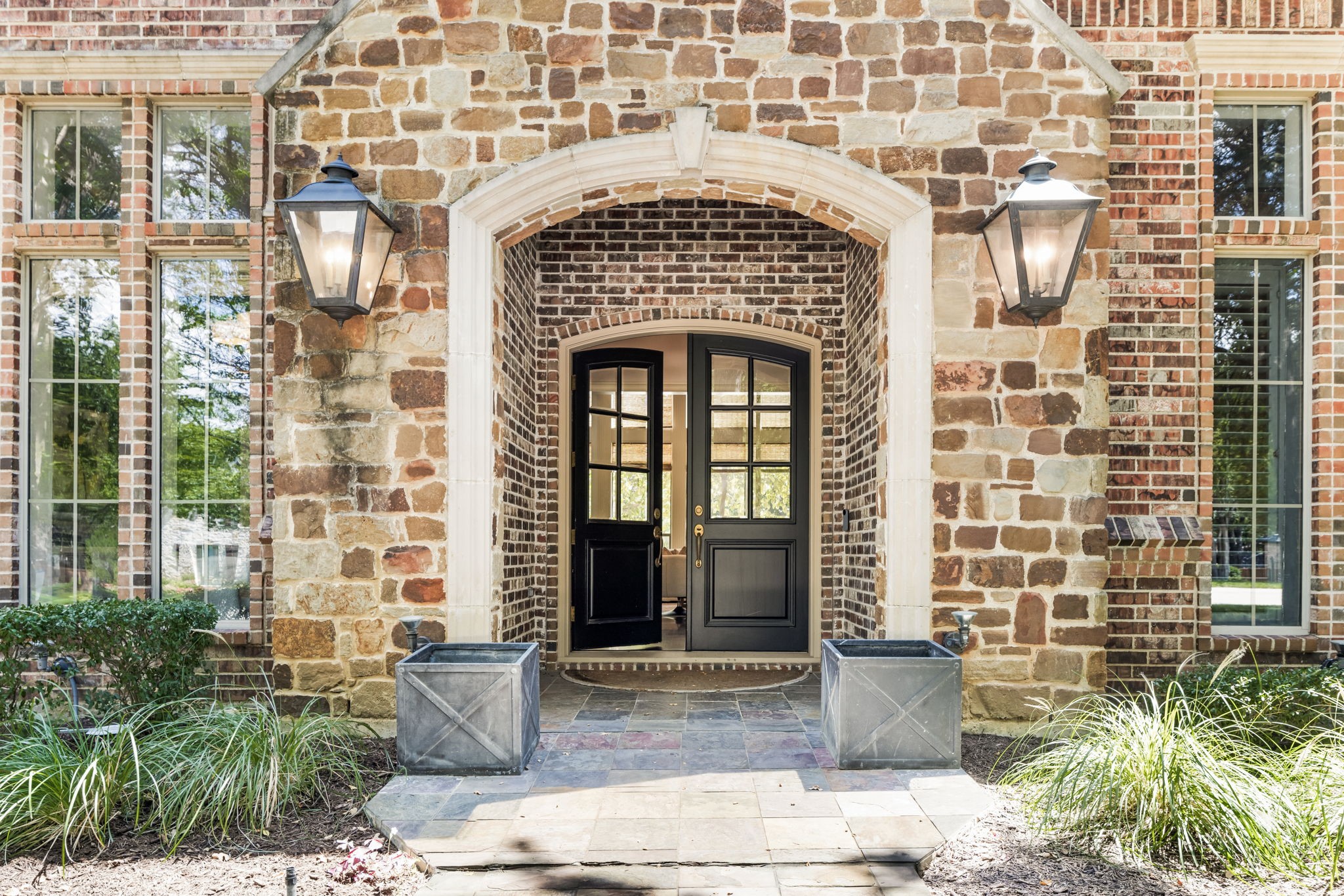 517 Round Hollow Lane