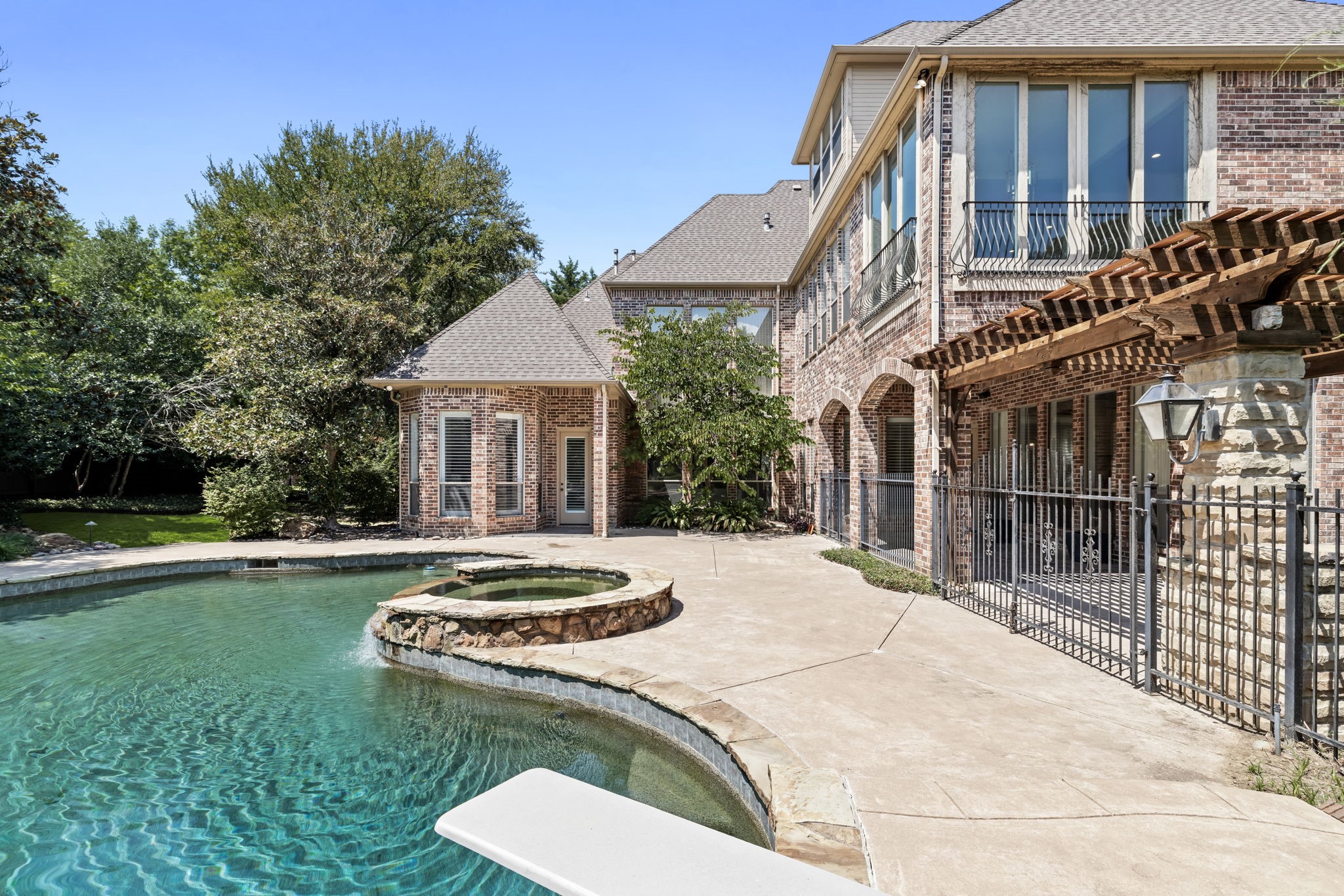 517 Round Hollow Lane