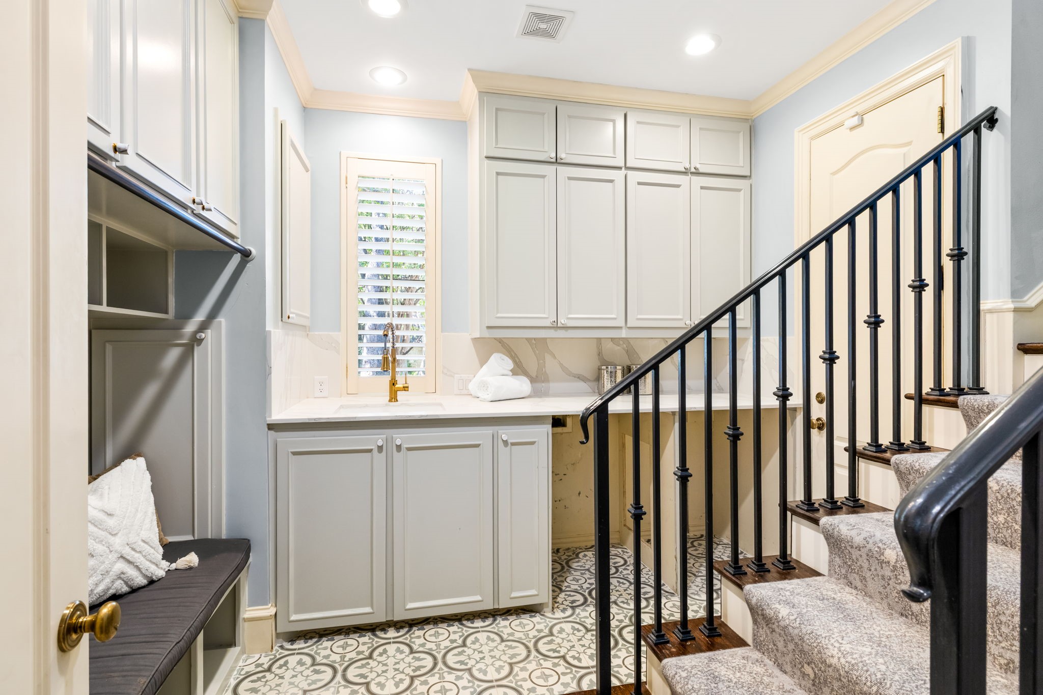 517 Round Hollow Lane