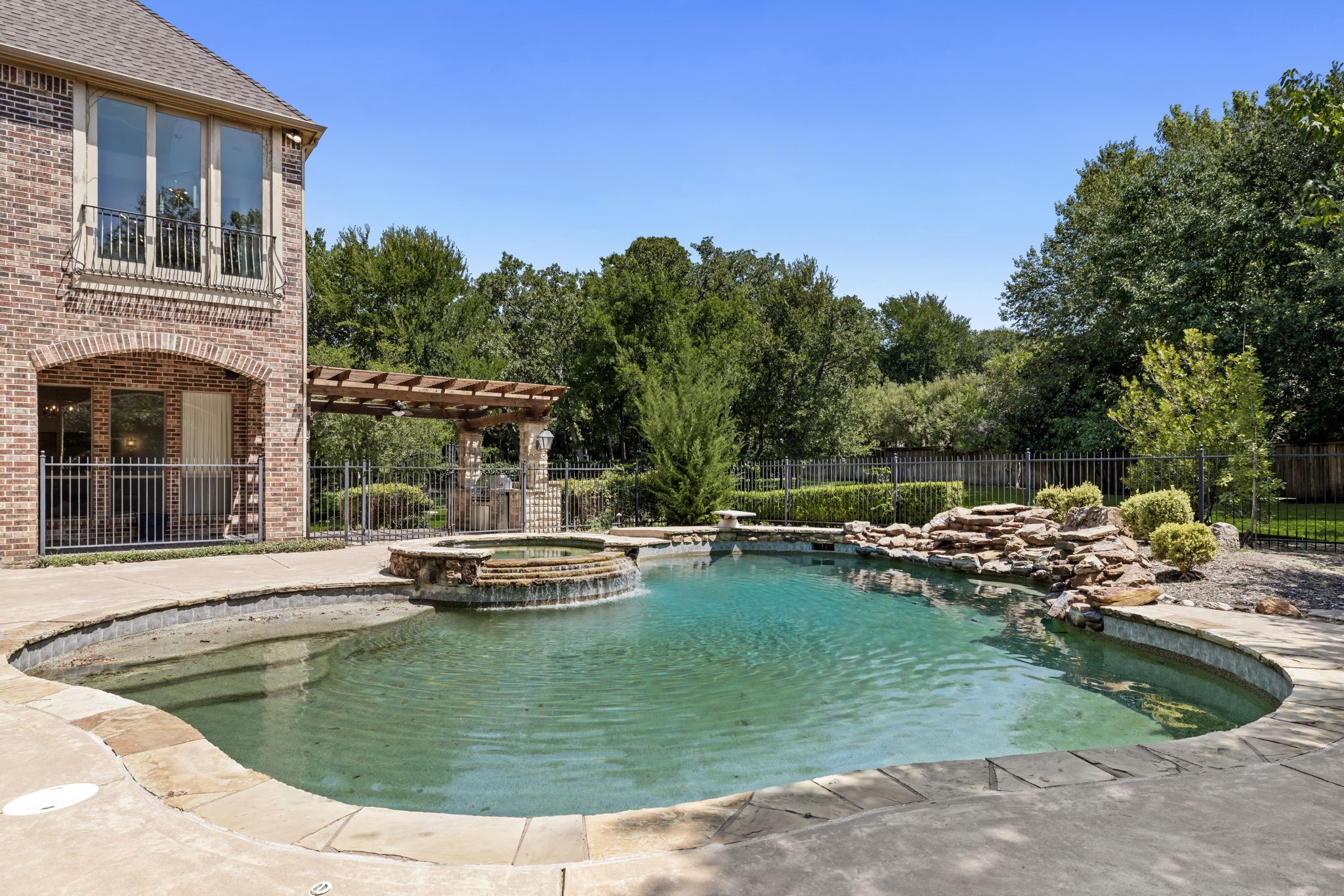 517 Round Hollow Lane