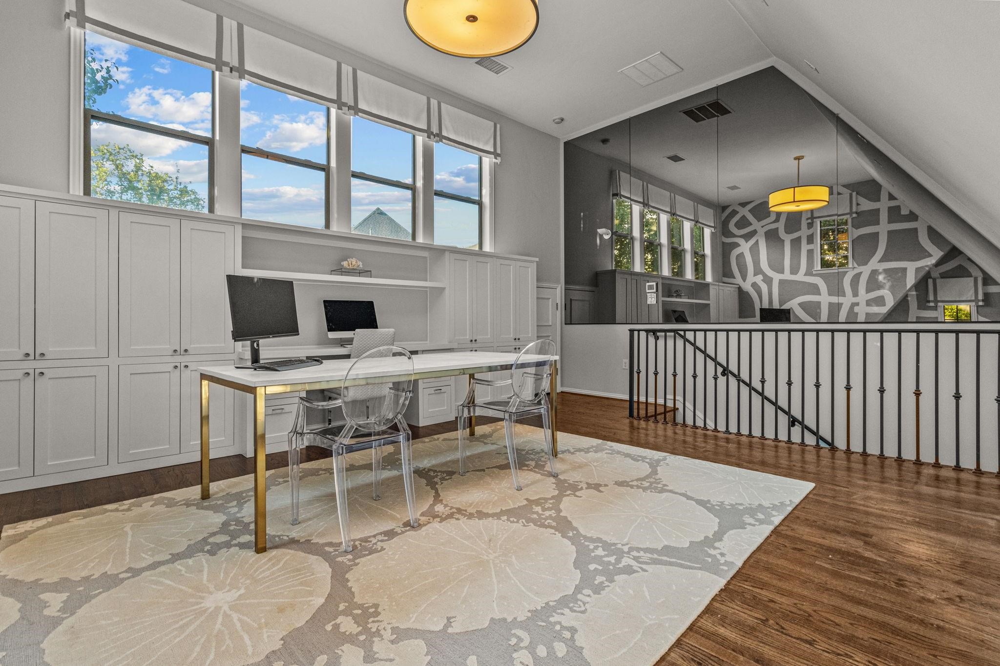 517 Round Hollow Lane
