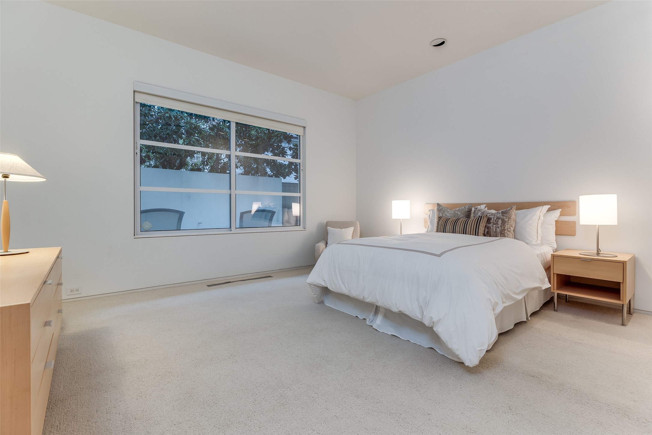 4428 N Versailles Avenue