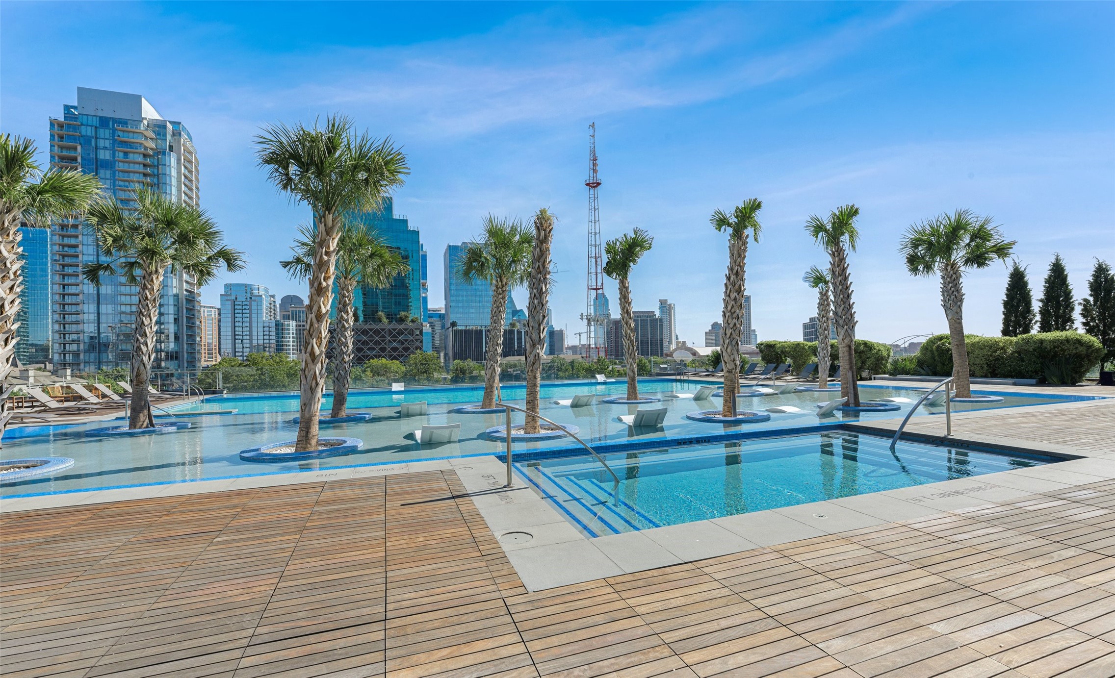 3130 N Harwood Street 905