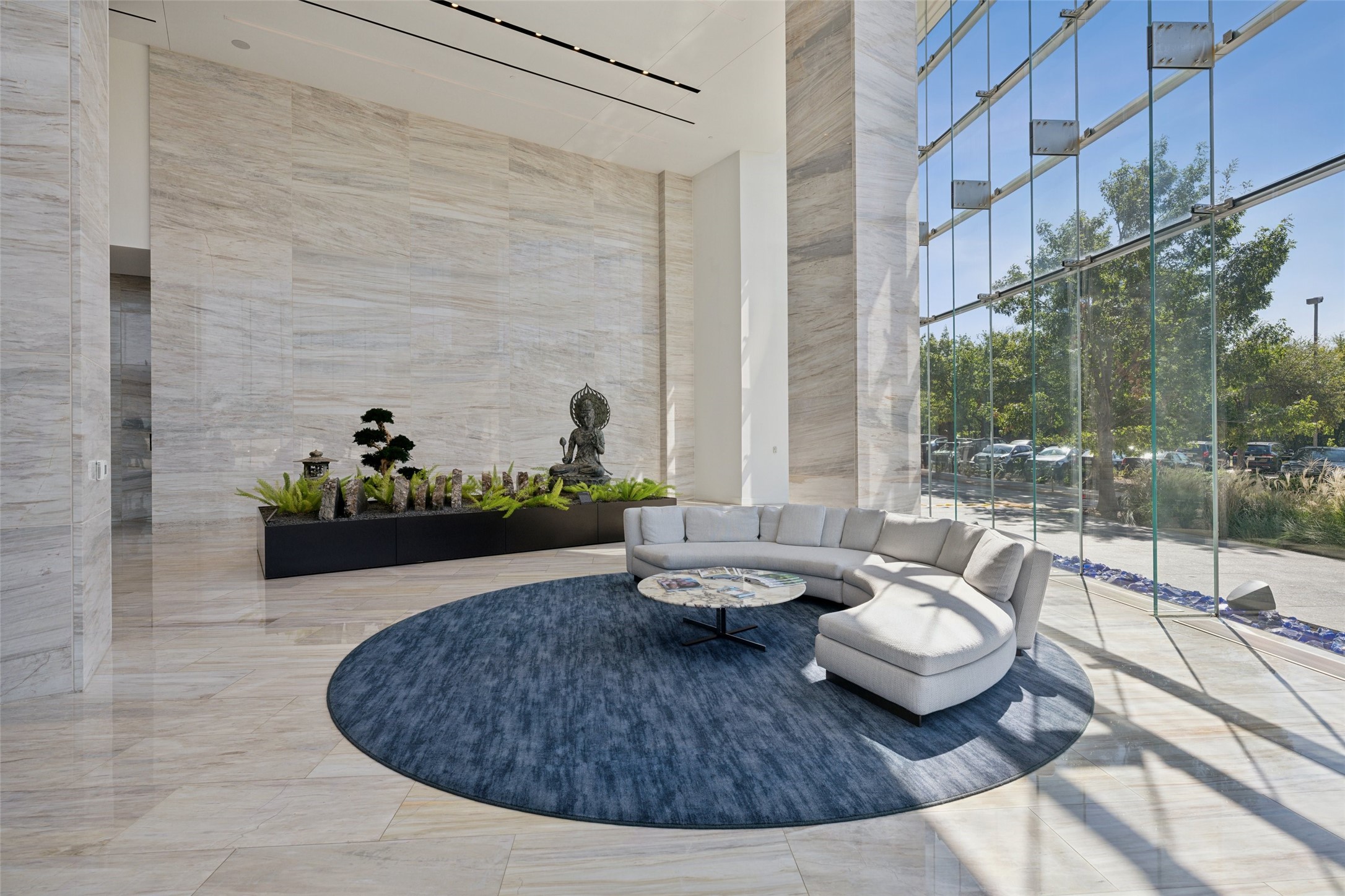 3130 N Harwood Street 905