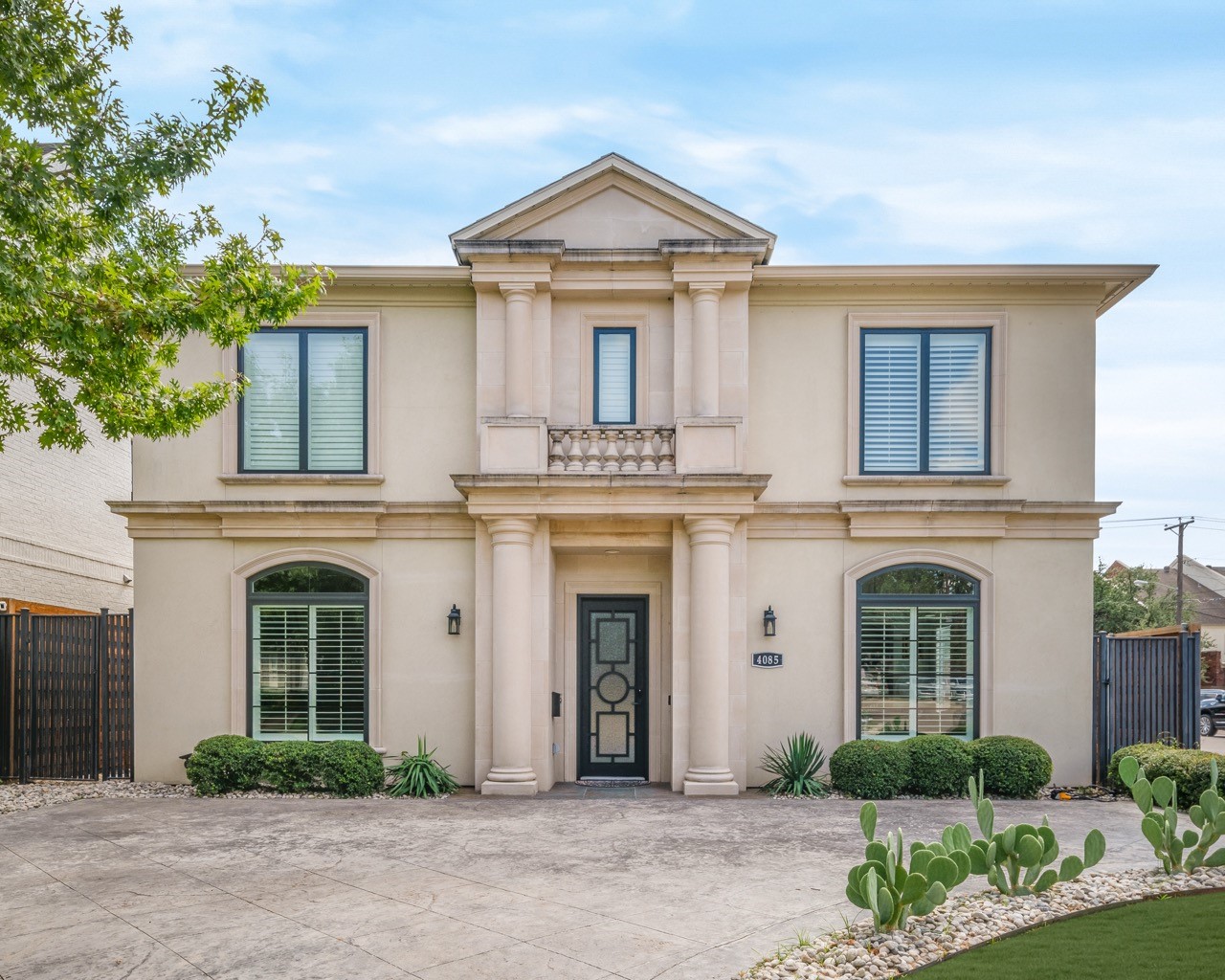 4085 Amherst Avenue