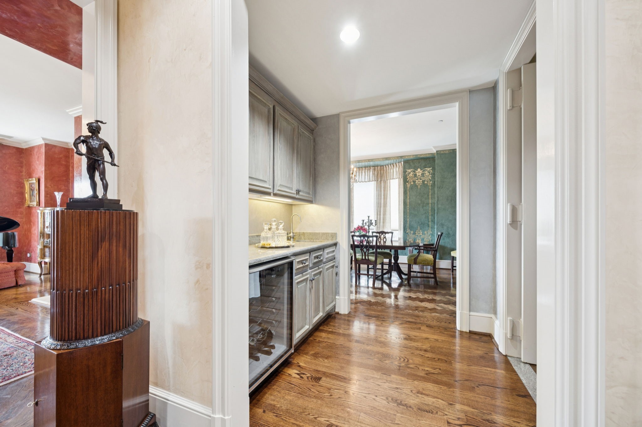 3505 Turtle Creek Boulevard 3B