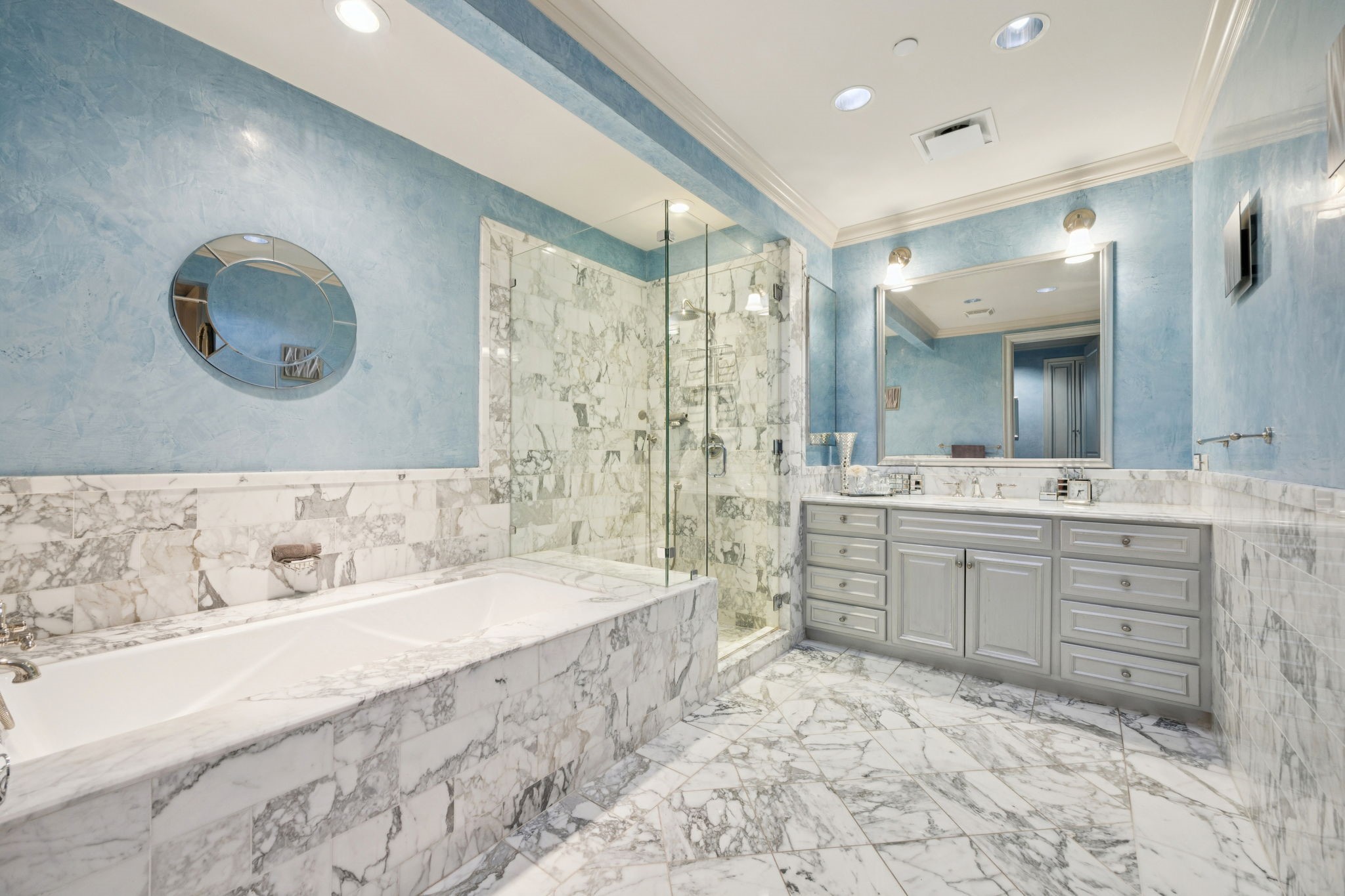 3505 Turtle Creek Boulevard 3B