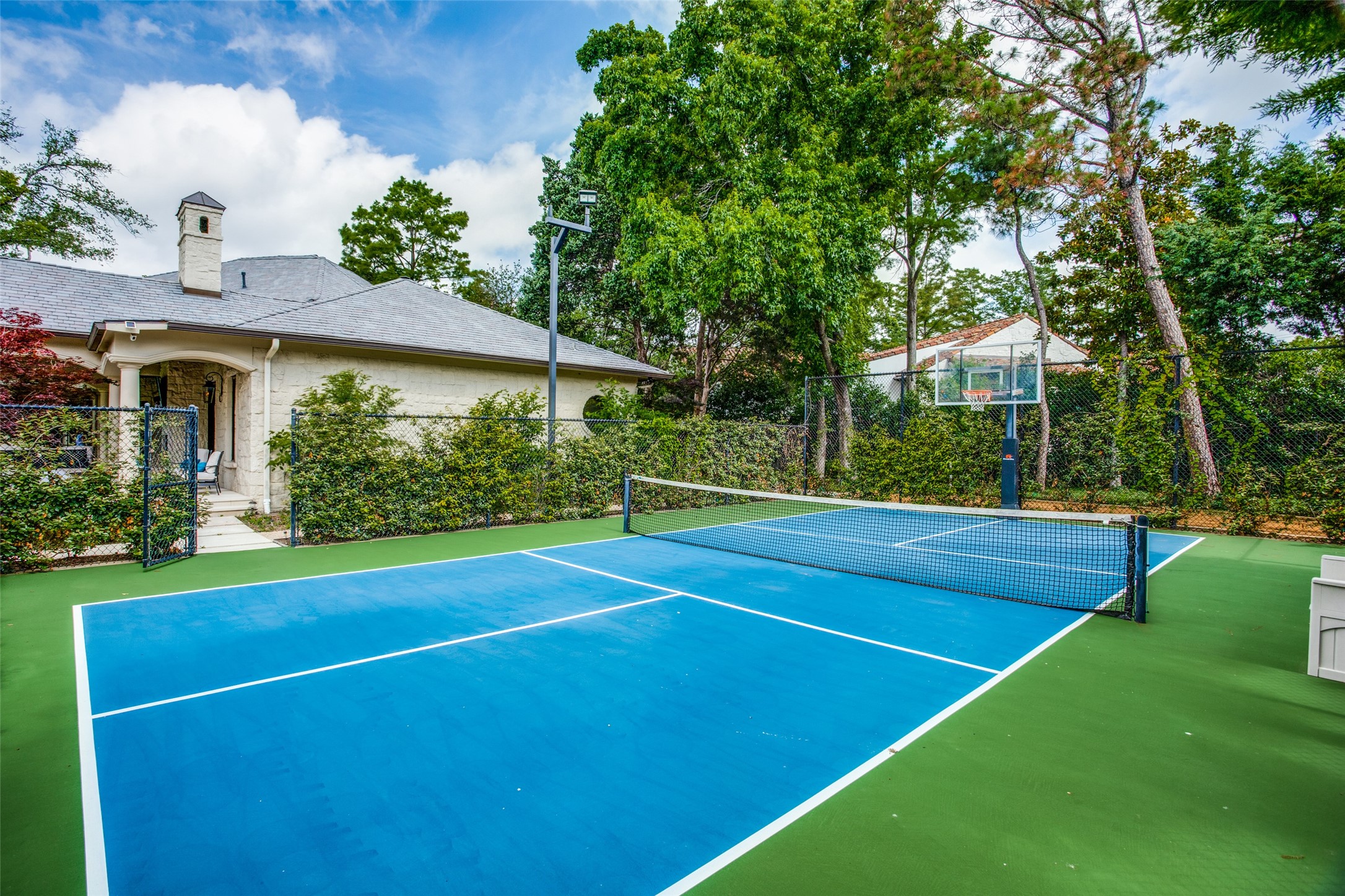 9520 Hathaway Street