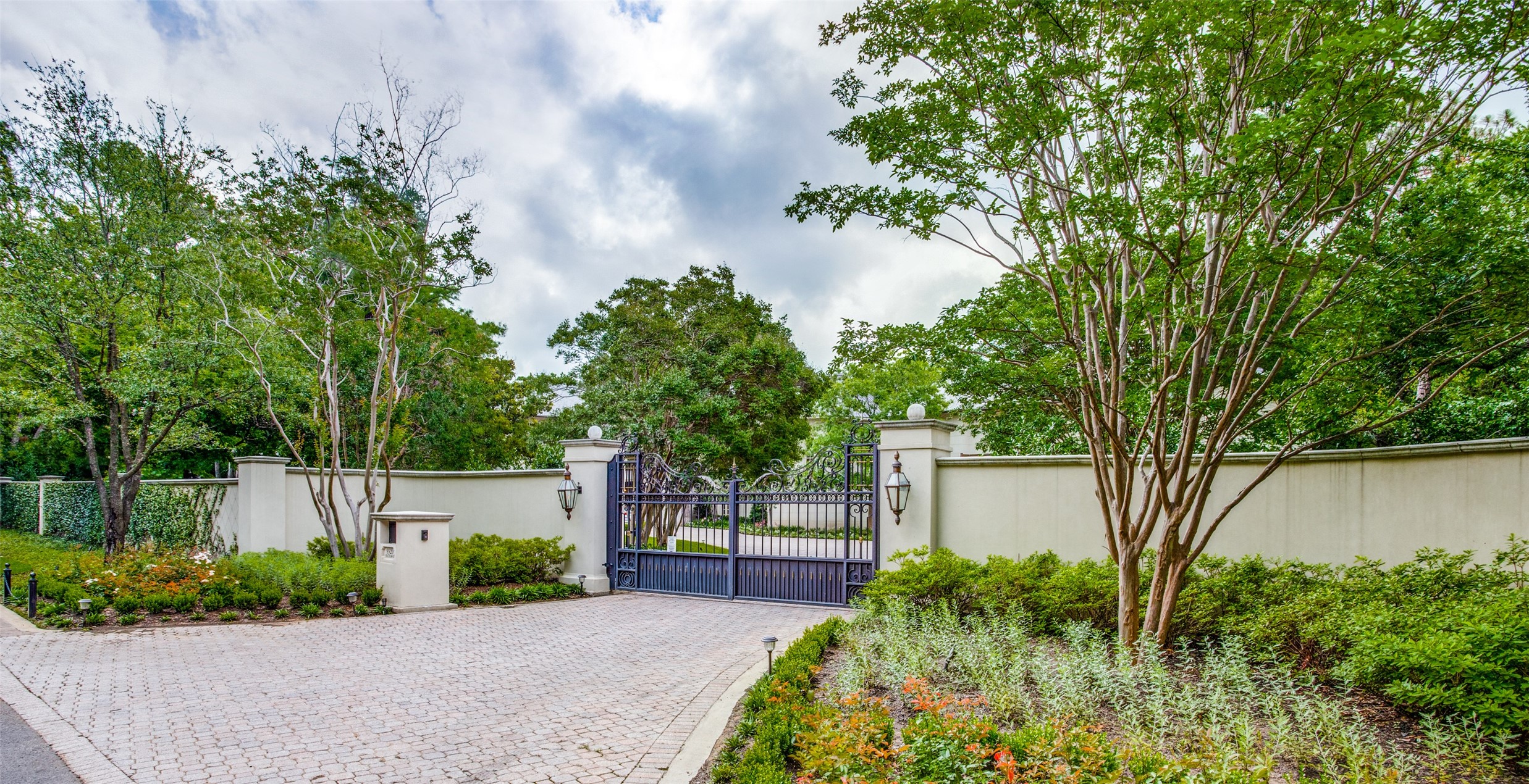 9520 Hathaway Street