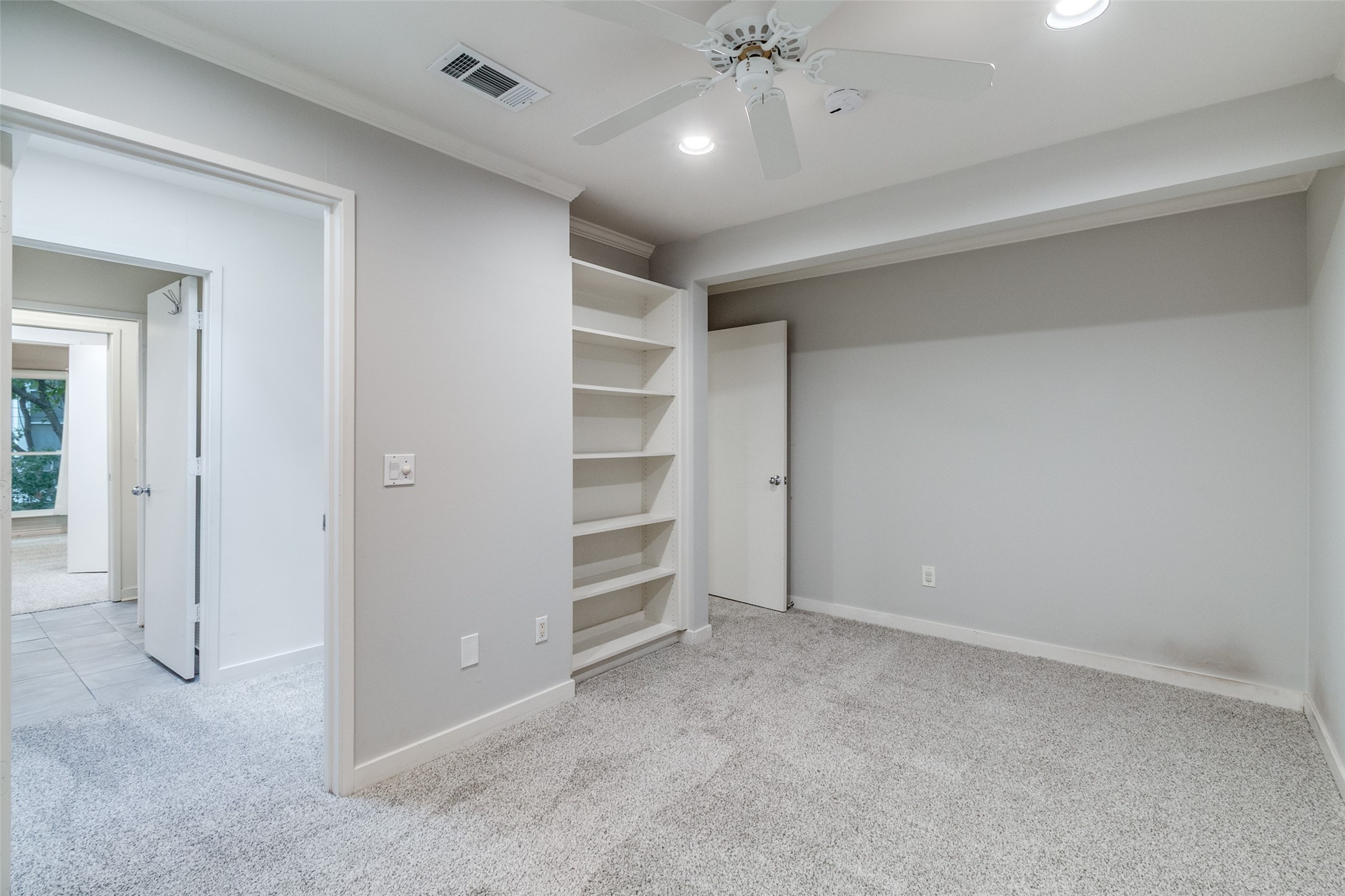 4122 Travis Street 13