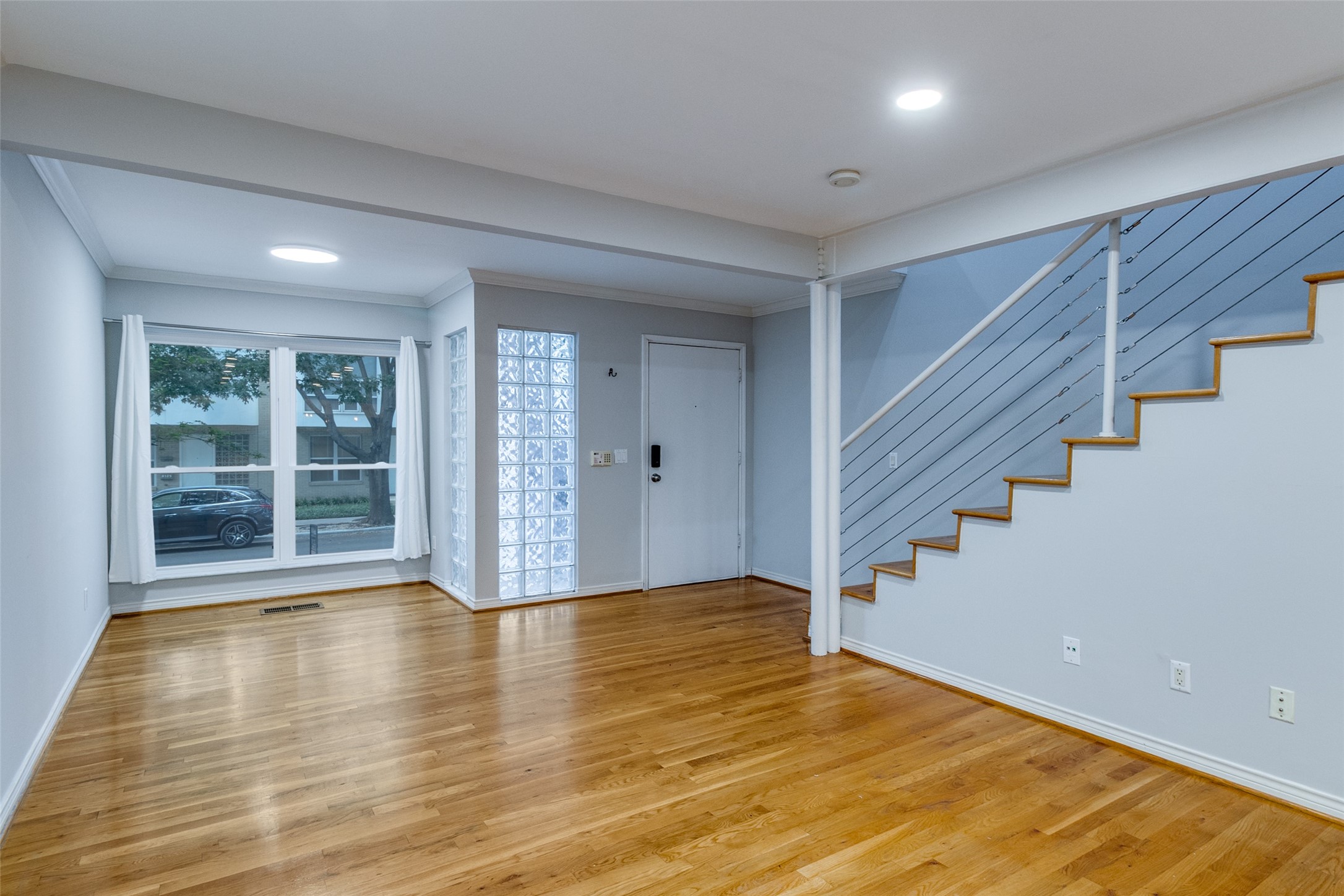 4122 Travis Street 13