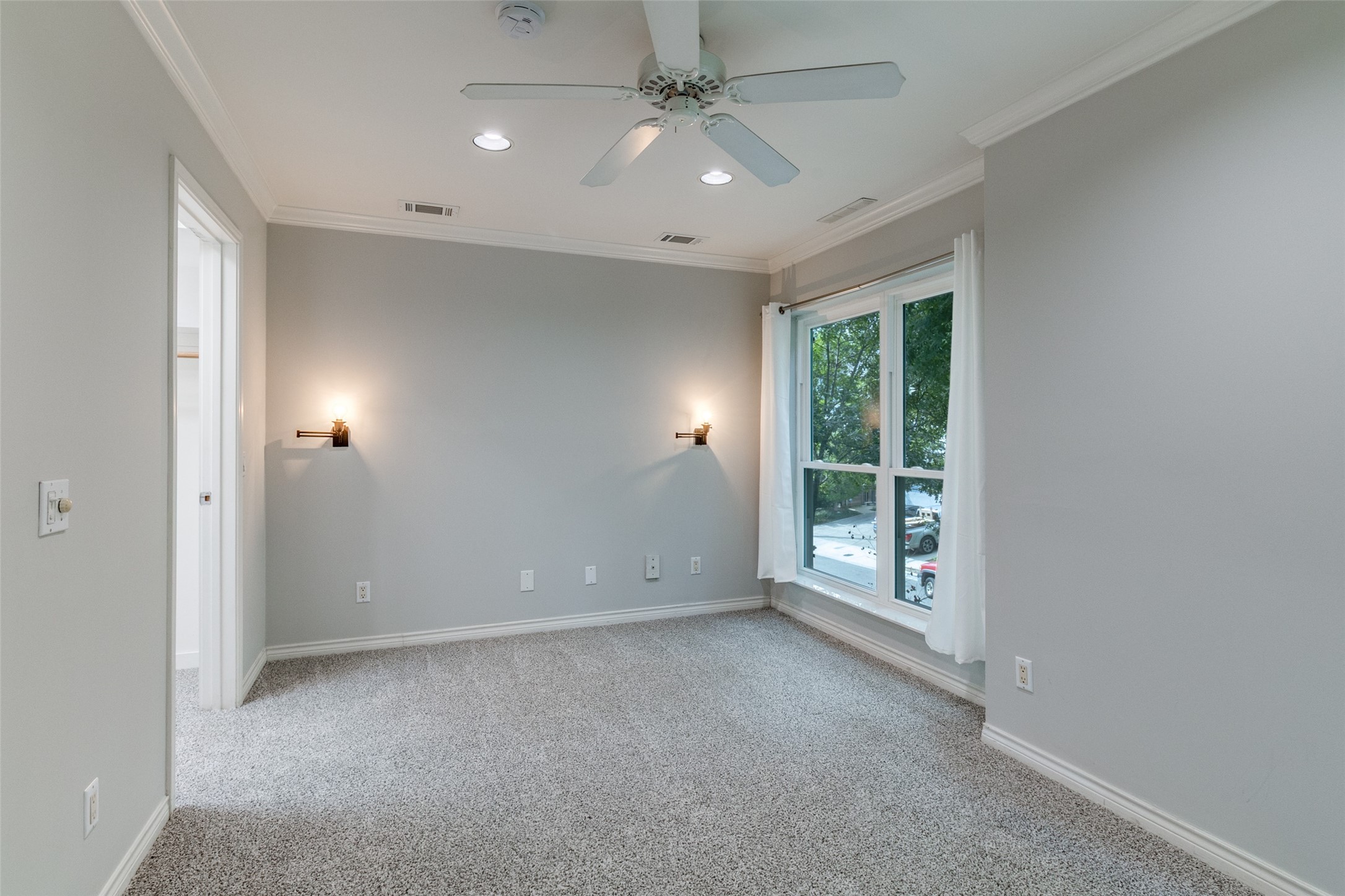 4122 Travis Street 13