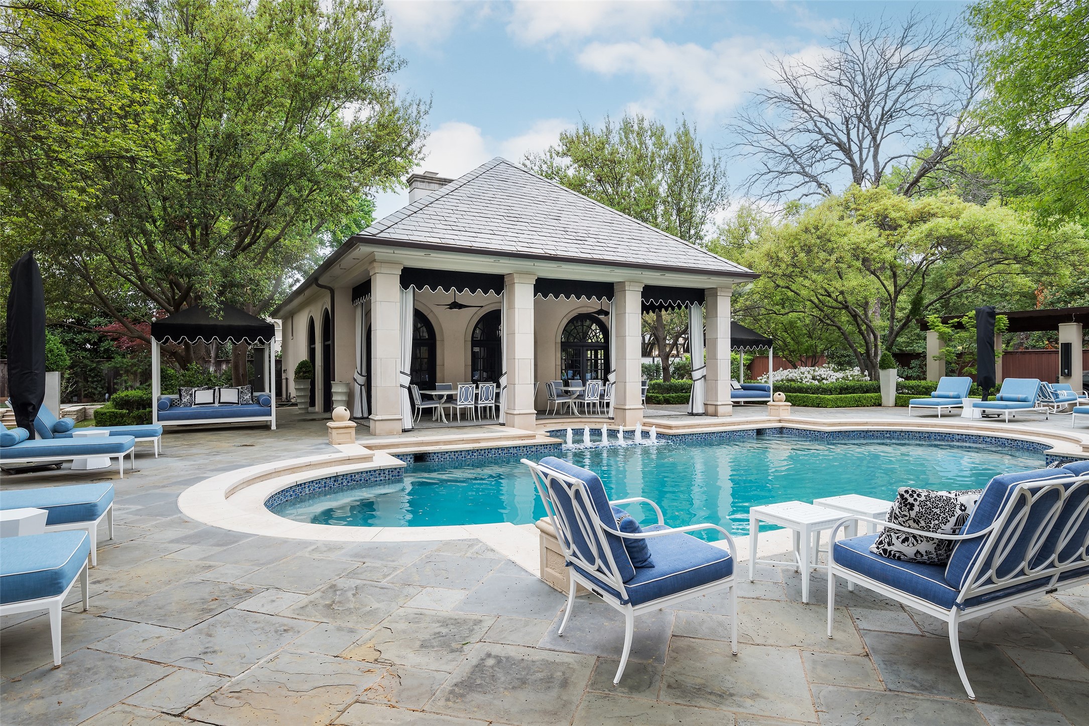 6601 Hunters Glen Road