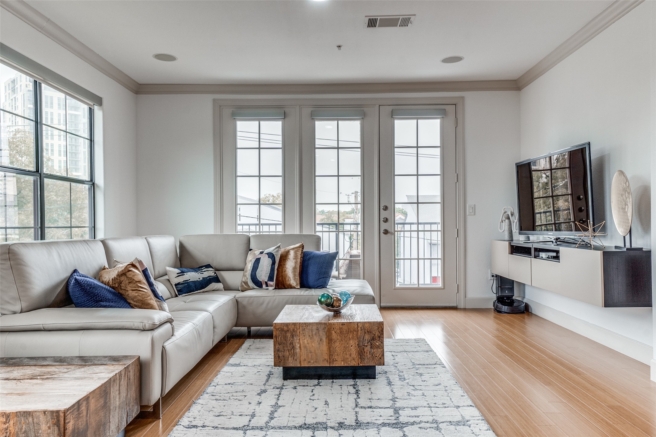 3818 Holland Avenue 309