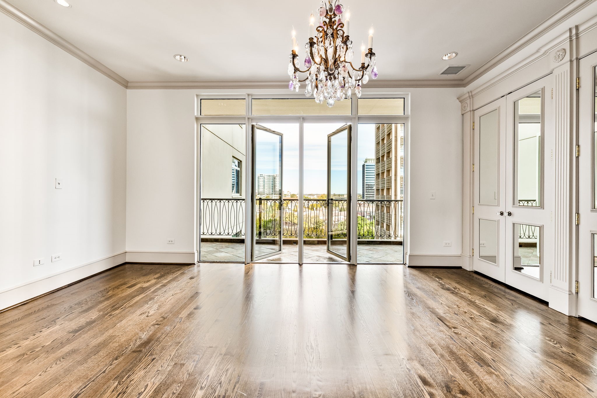 3505 Turtle Creek Boulevard 8B