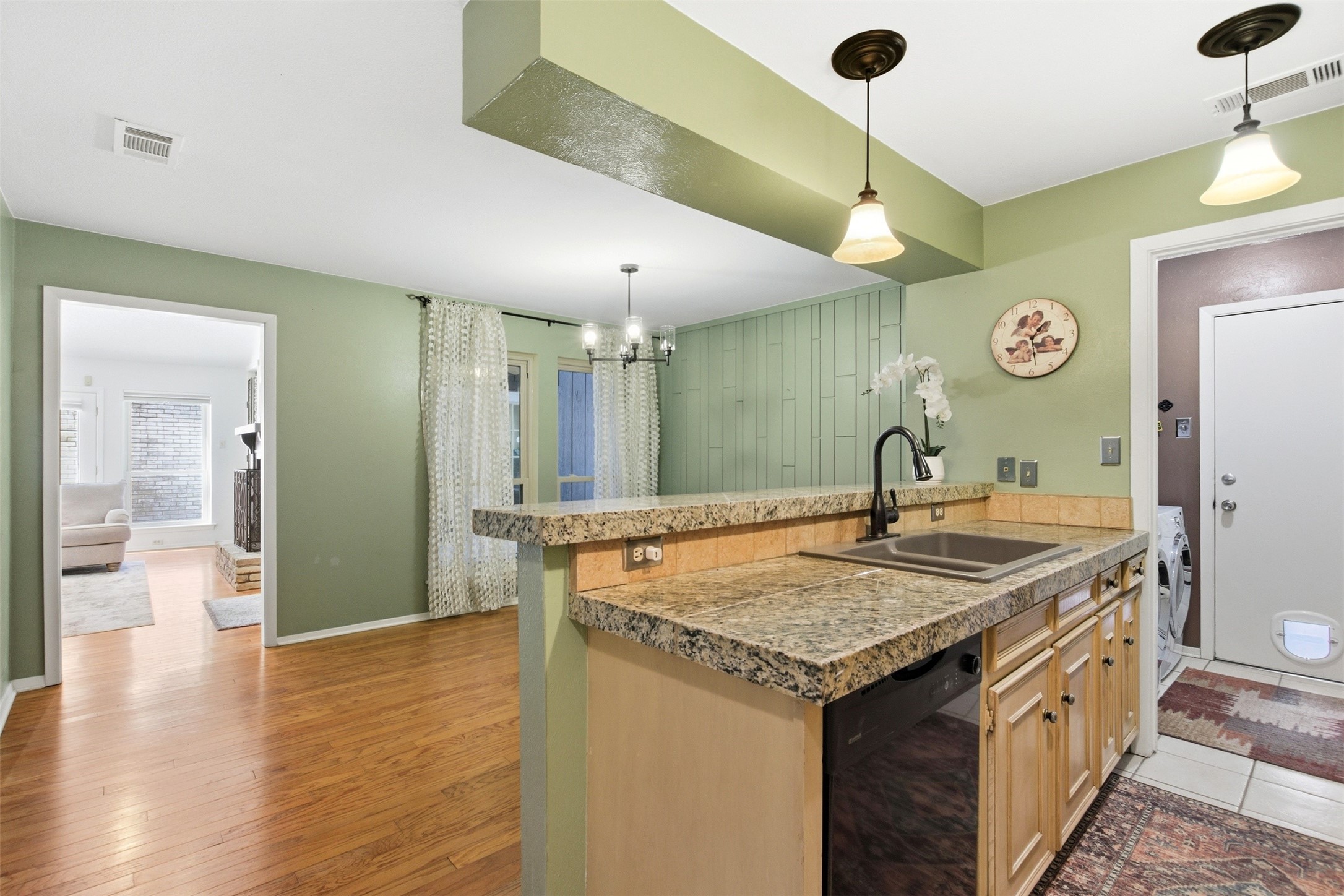 431 Country Side Lane