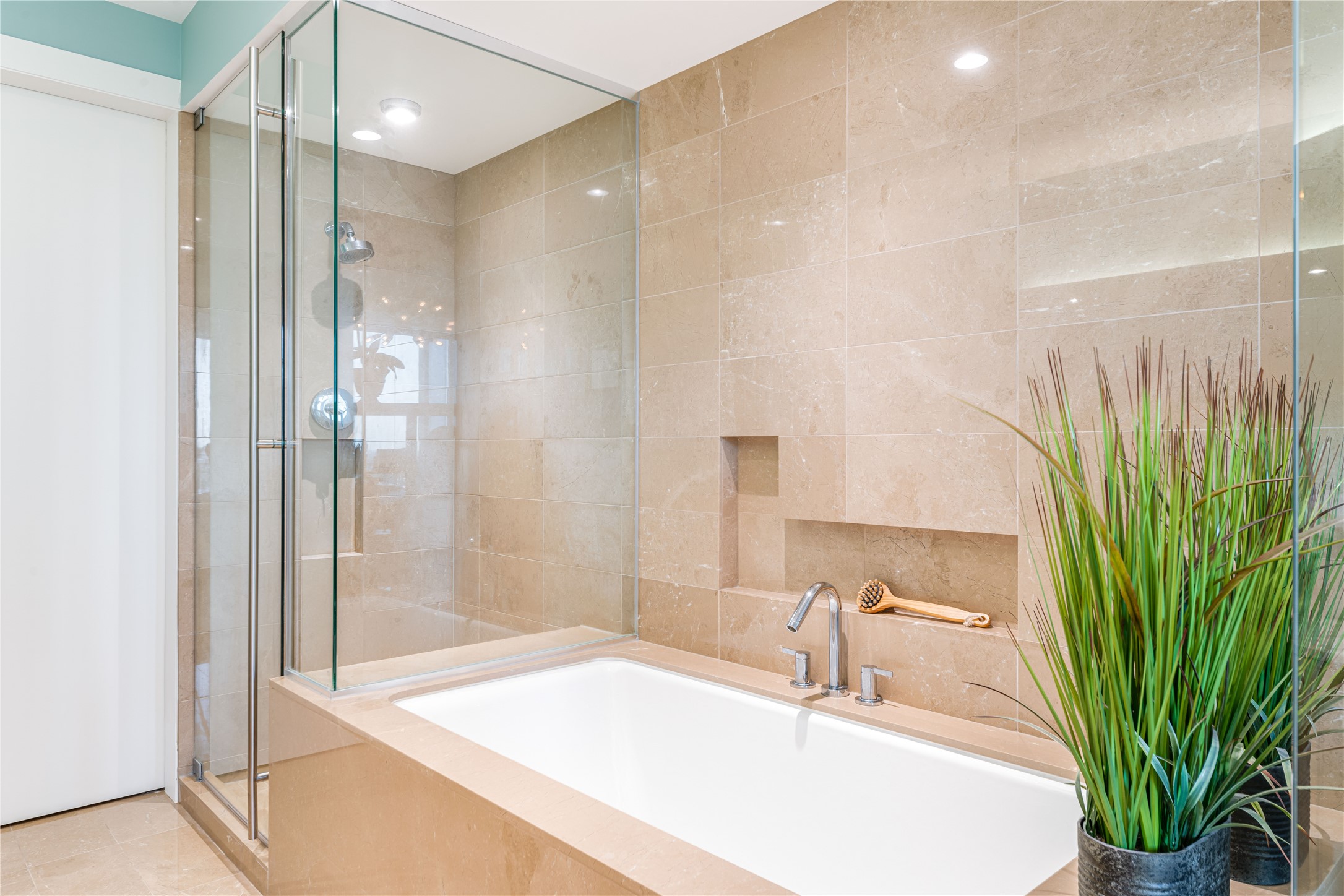 2900 McKinnon Street 1503