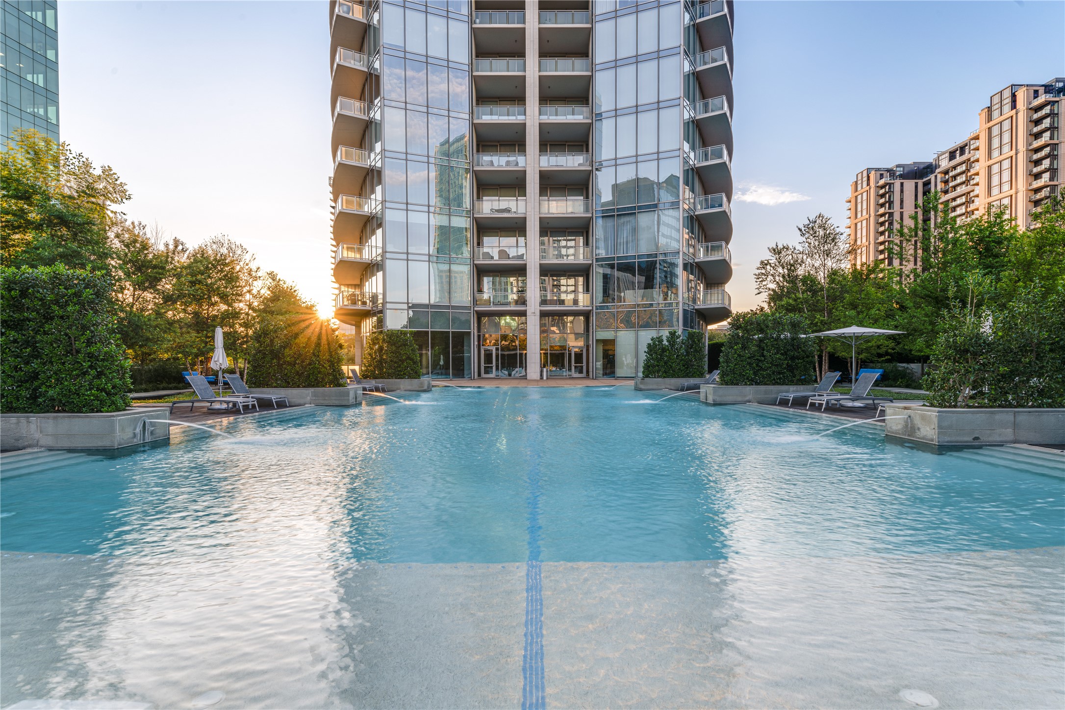 2900 McKinnon Street 1503