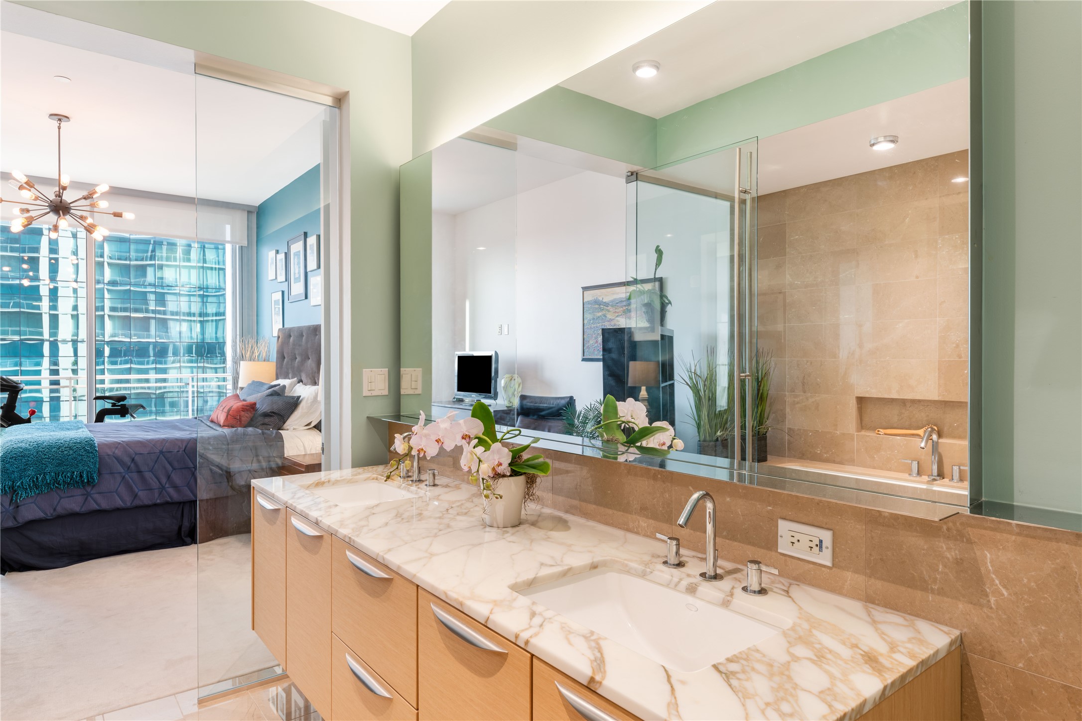 2900 McKinnon Street 1503