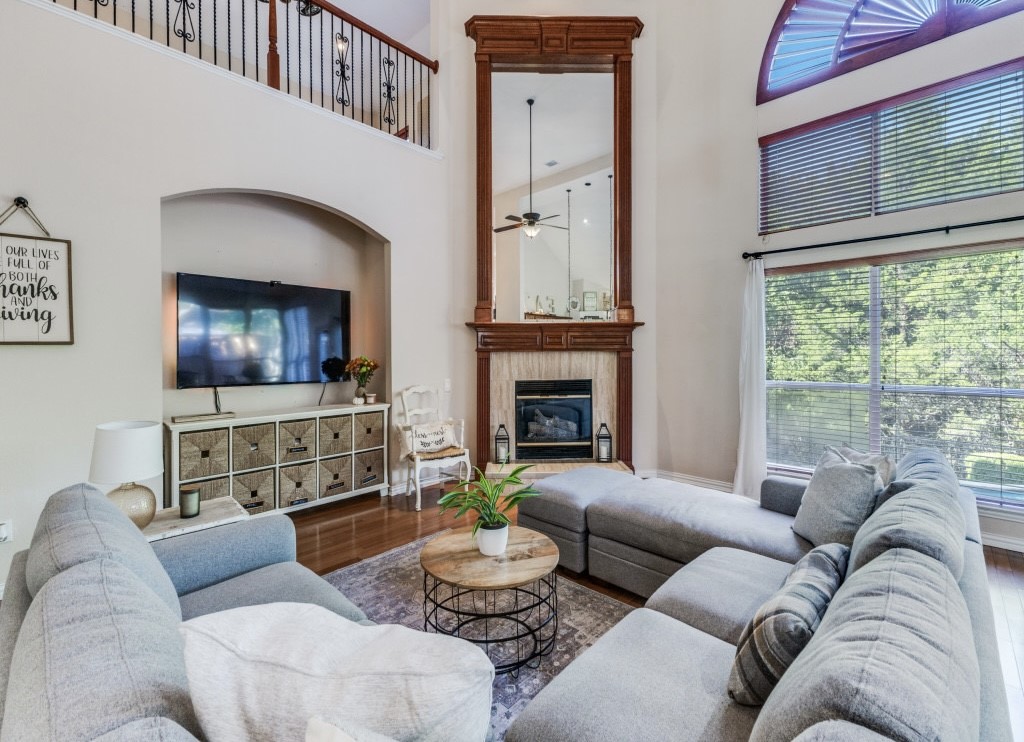 2402 Indian Trail