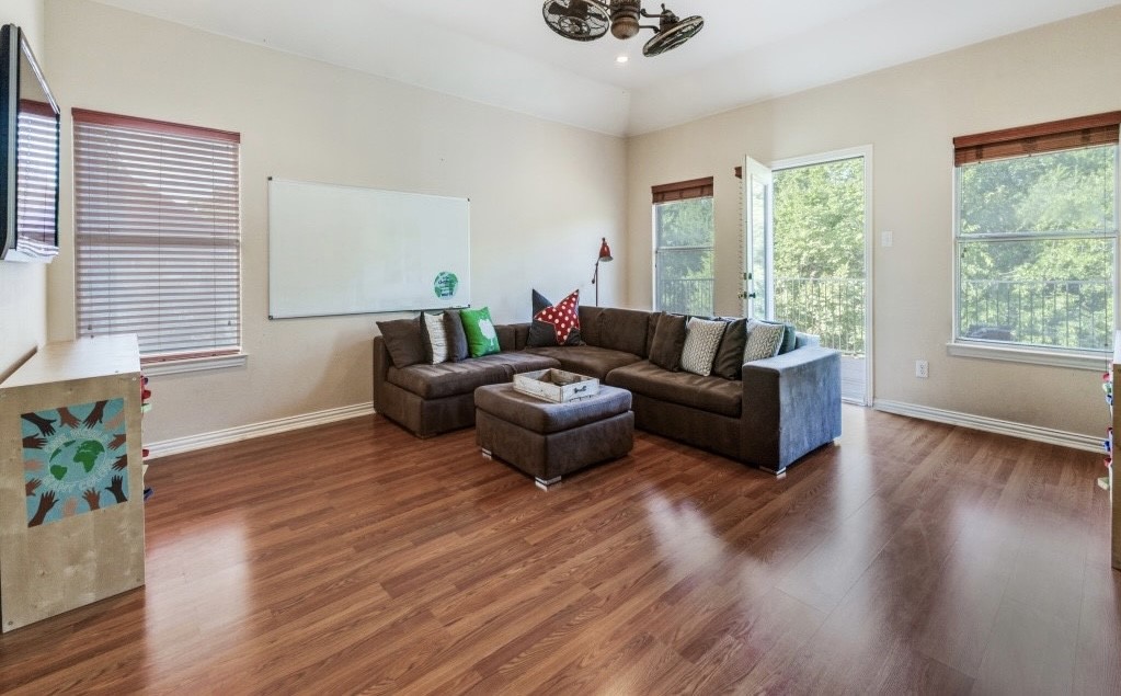 2402 Indian Trail