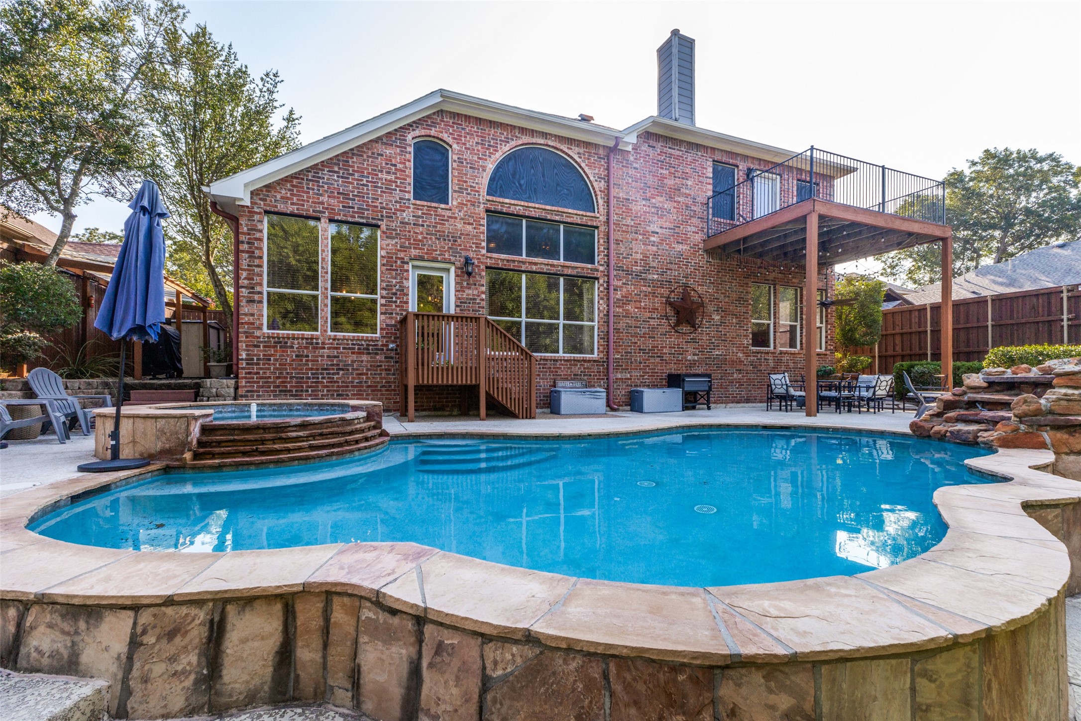 2402 Indian Trail