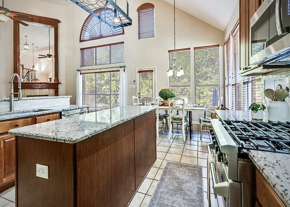 2402 Indian Trail
