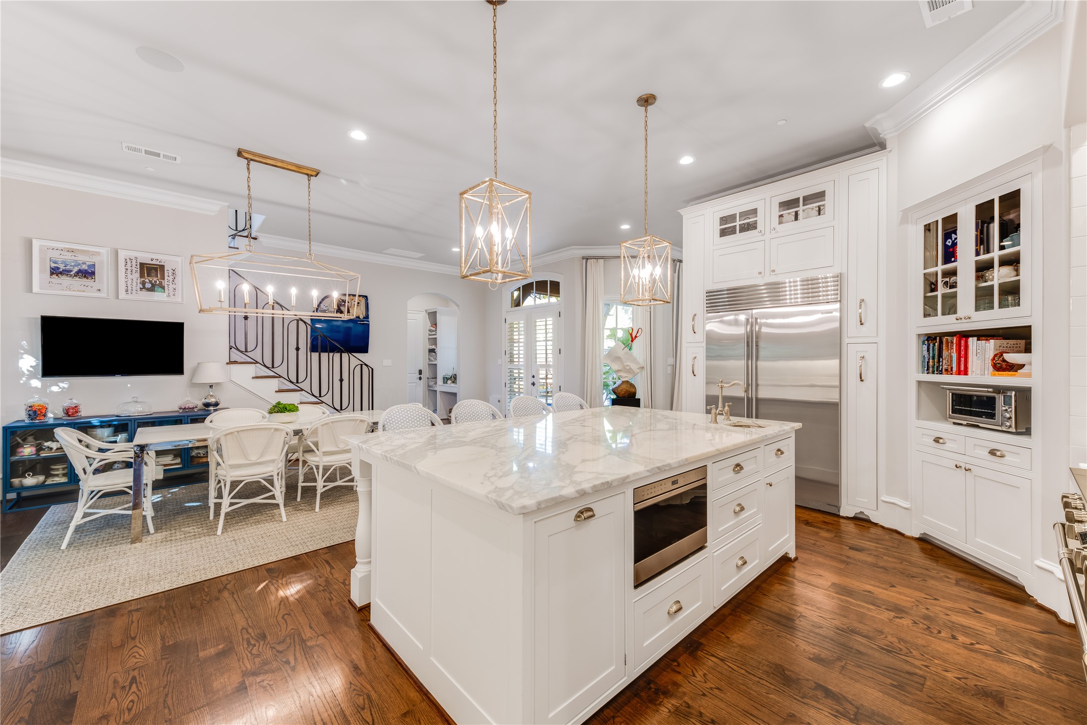 3708 Greenbrier