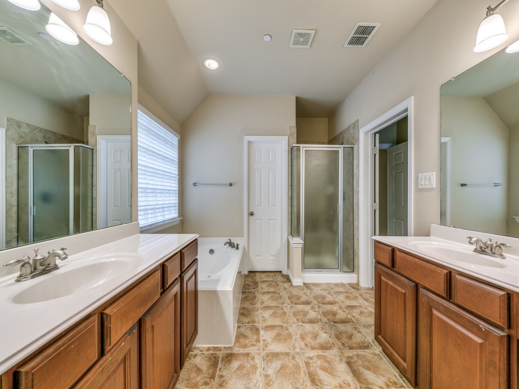 7124 Dry Creek Drive