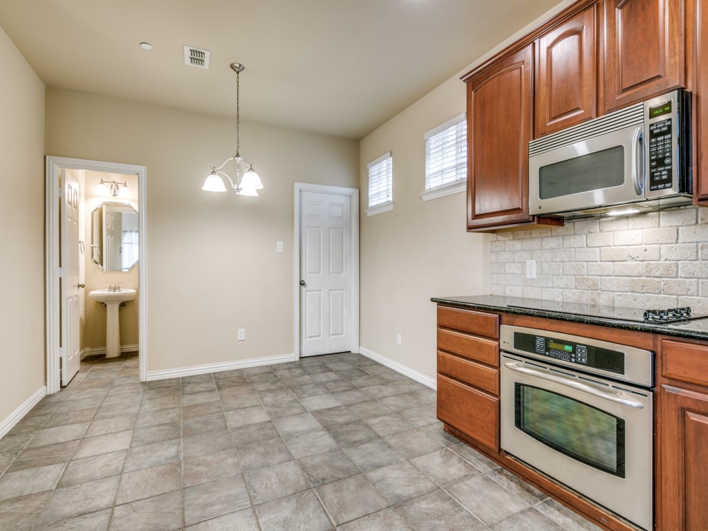 7124 Dry Creek Drive