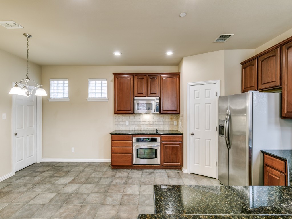 7124 Dry Creek Drive