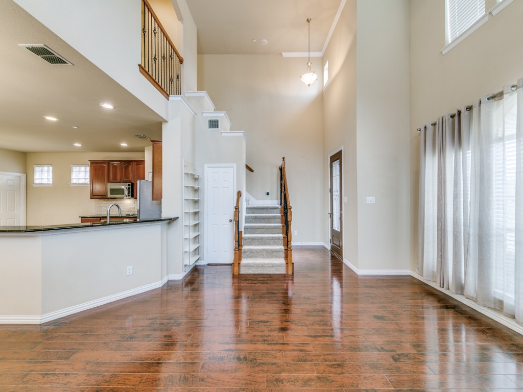 7124 Dry Creek Drive