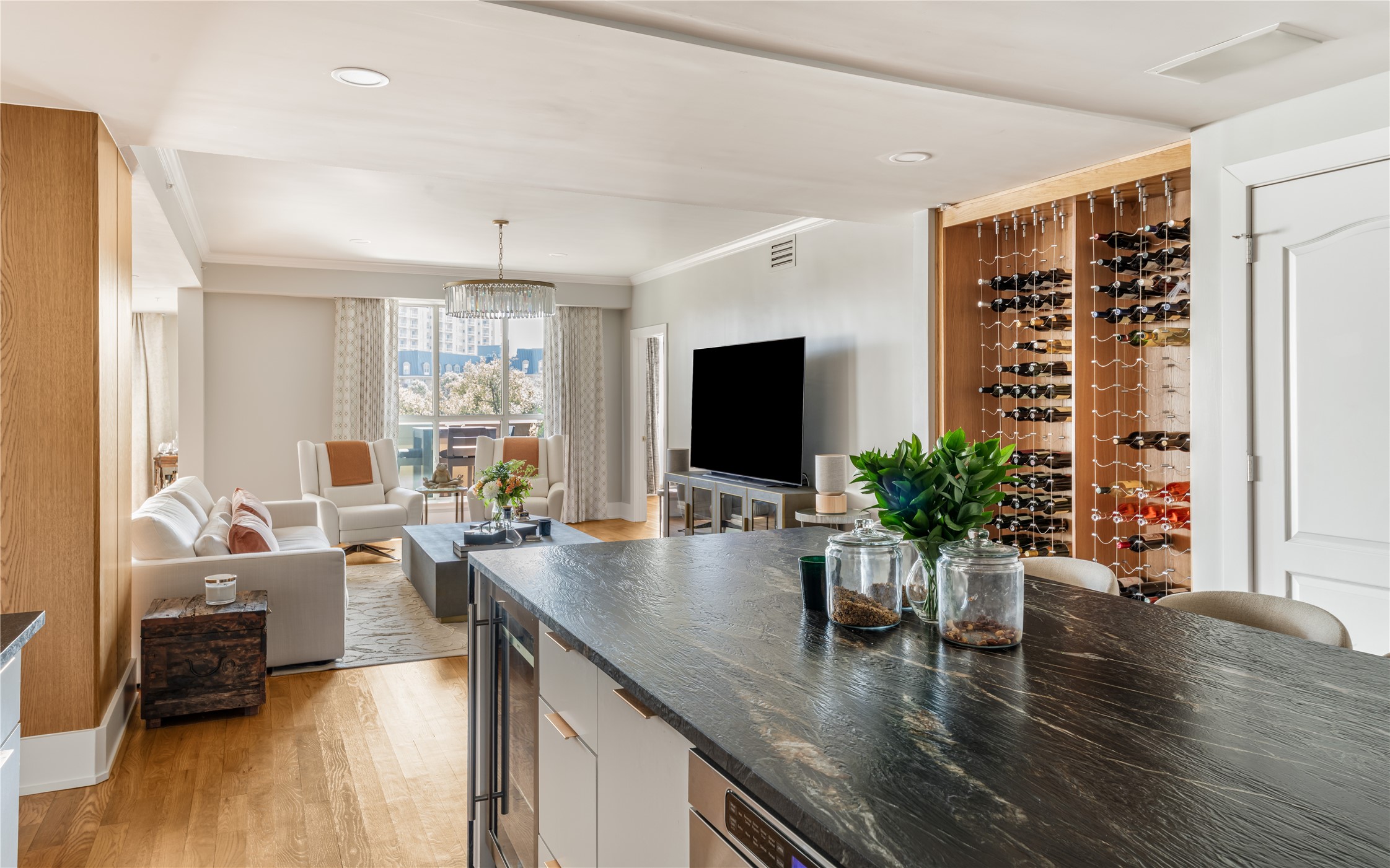 3401 Lee Parkway 404