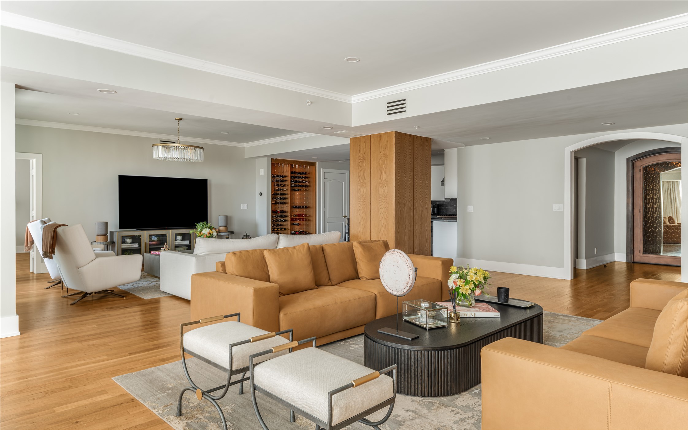 3401 Lee Parkway 404