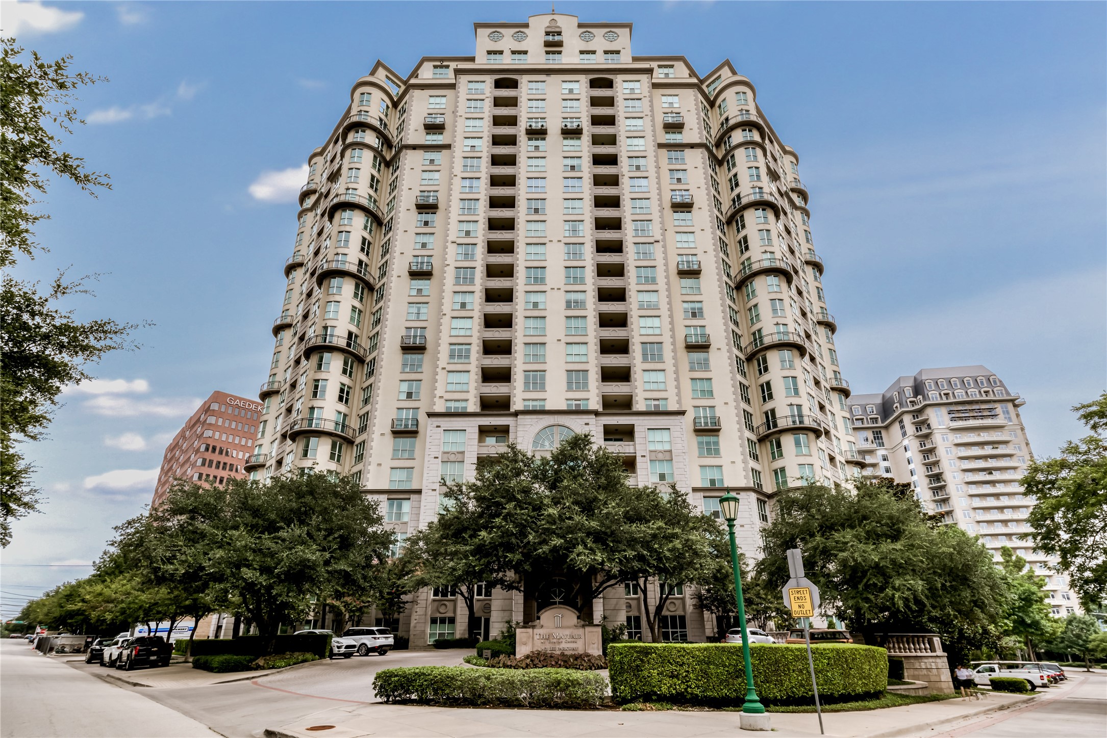 3401 Lee Parkway 404