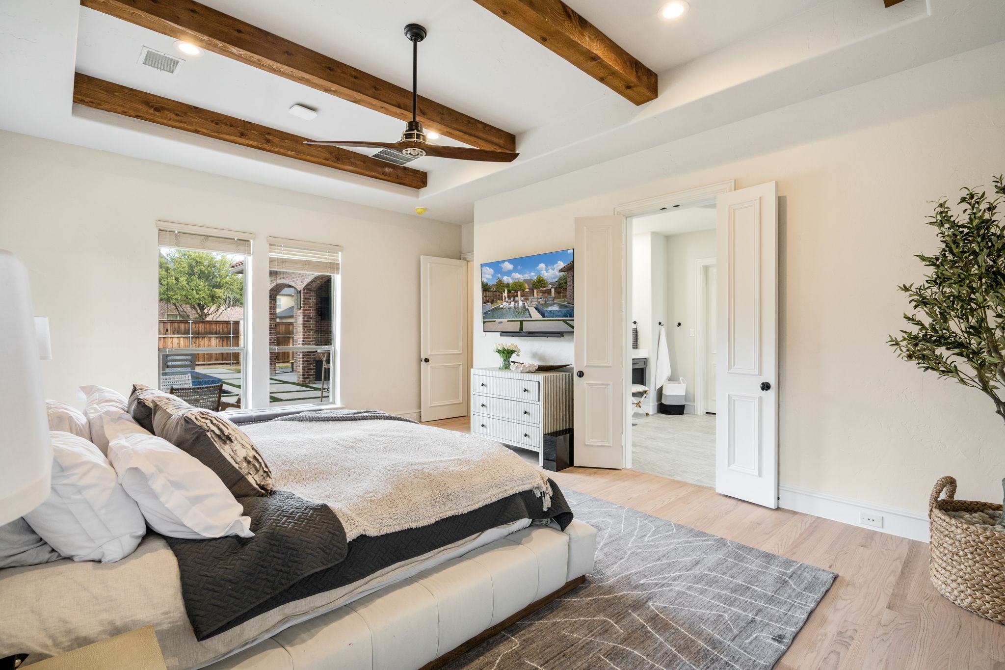 4370 Indian Creek Lane