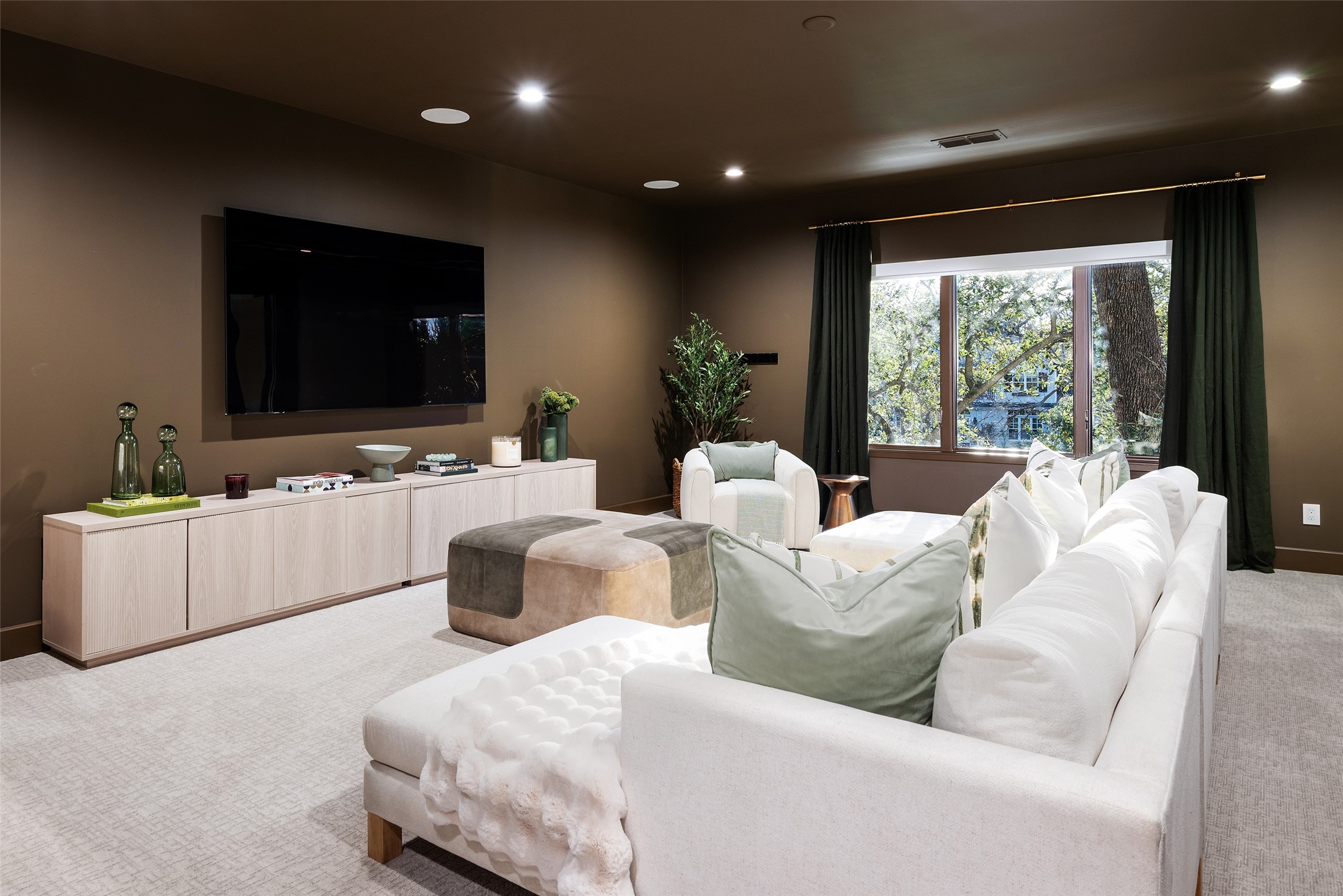 11219 Leachman Circle