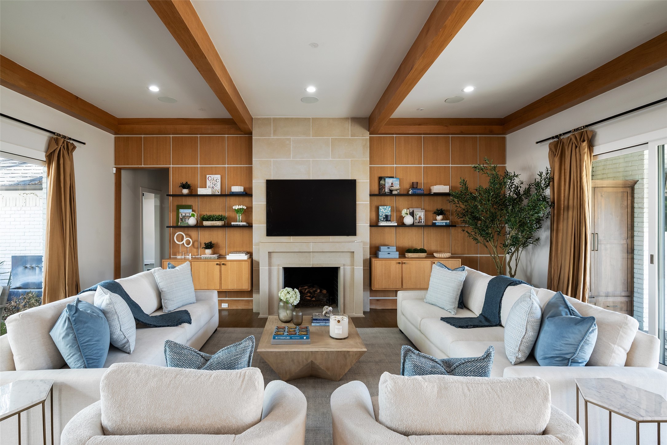 11219 Leachman Circle