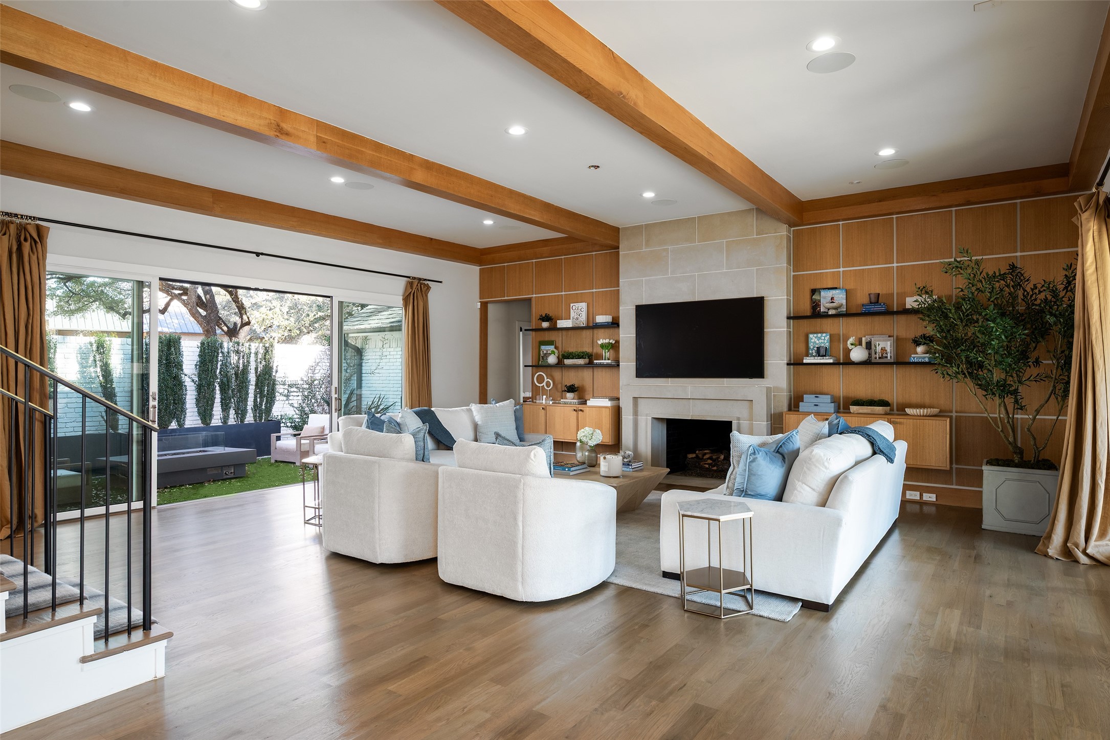 11219 Leachman Circle
