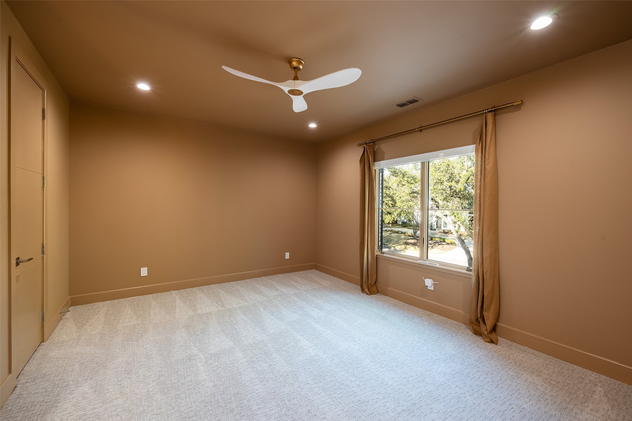 11219 Leachman Circle