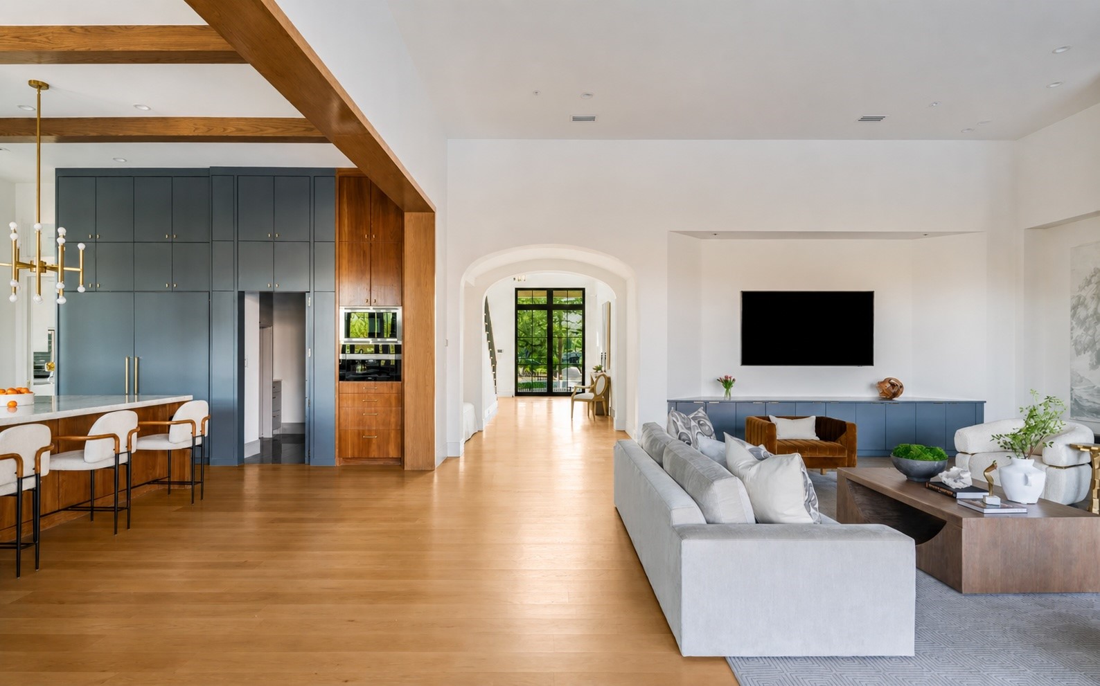10010 Strait Lane