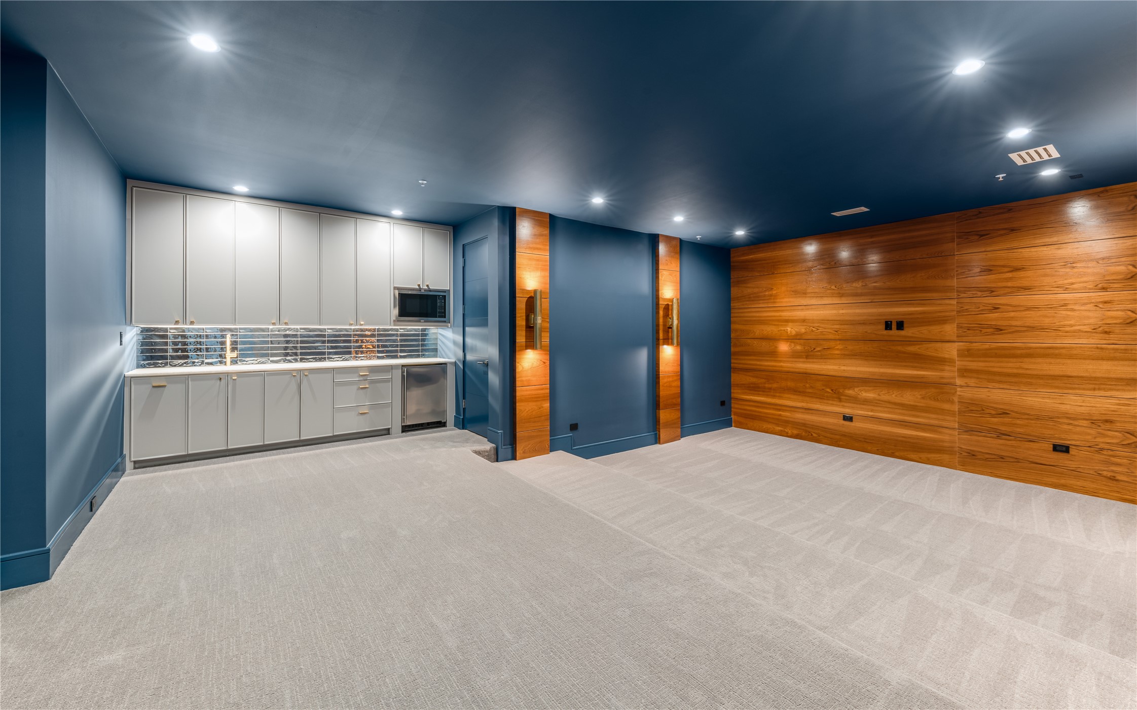 10010 Strait Lane