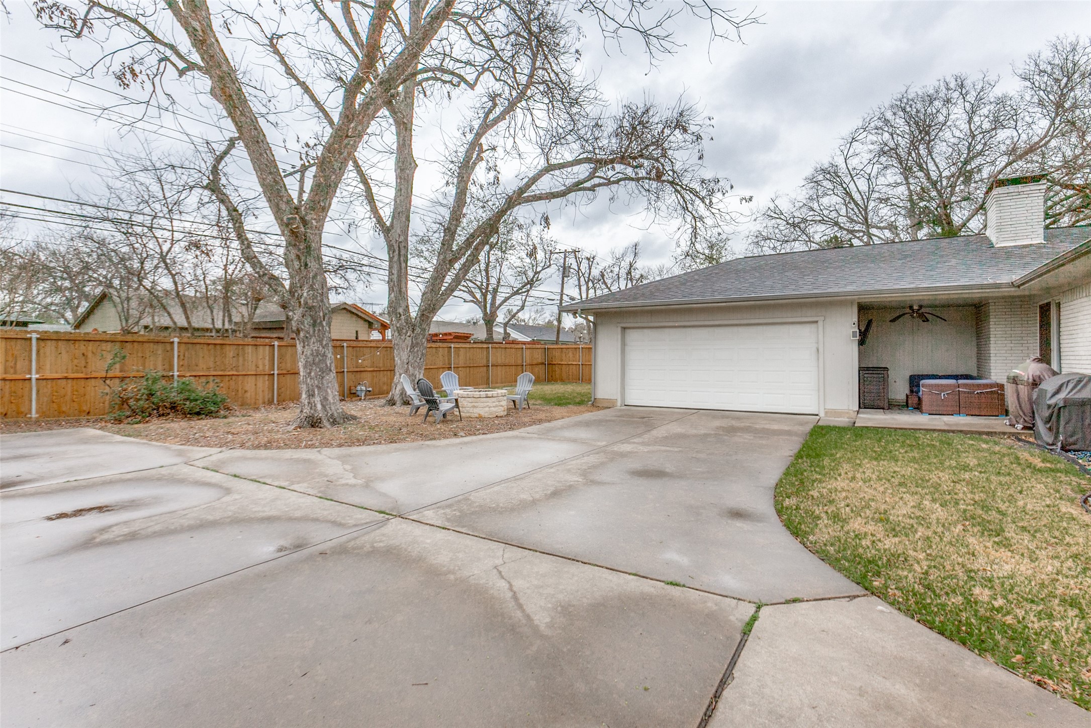 506 S Waterview Drive