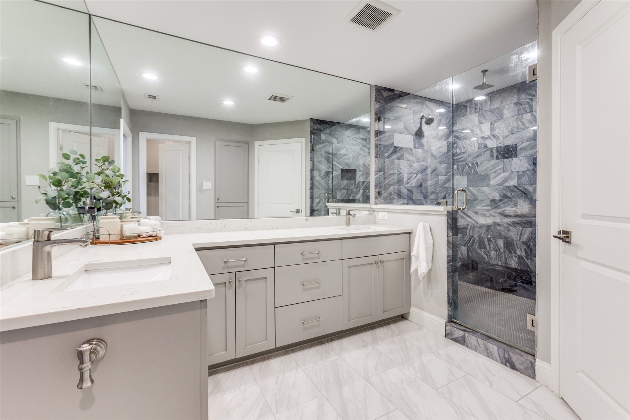 506 S Waterview Drive